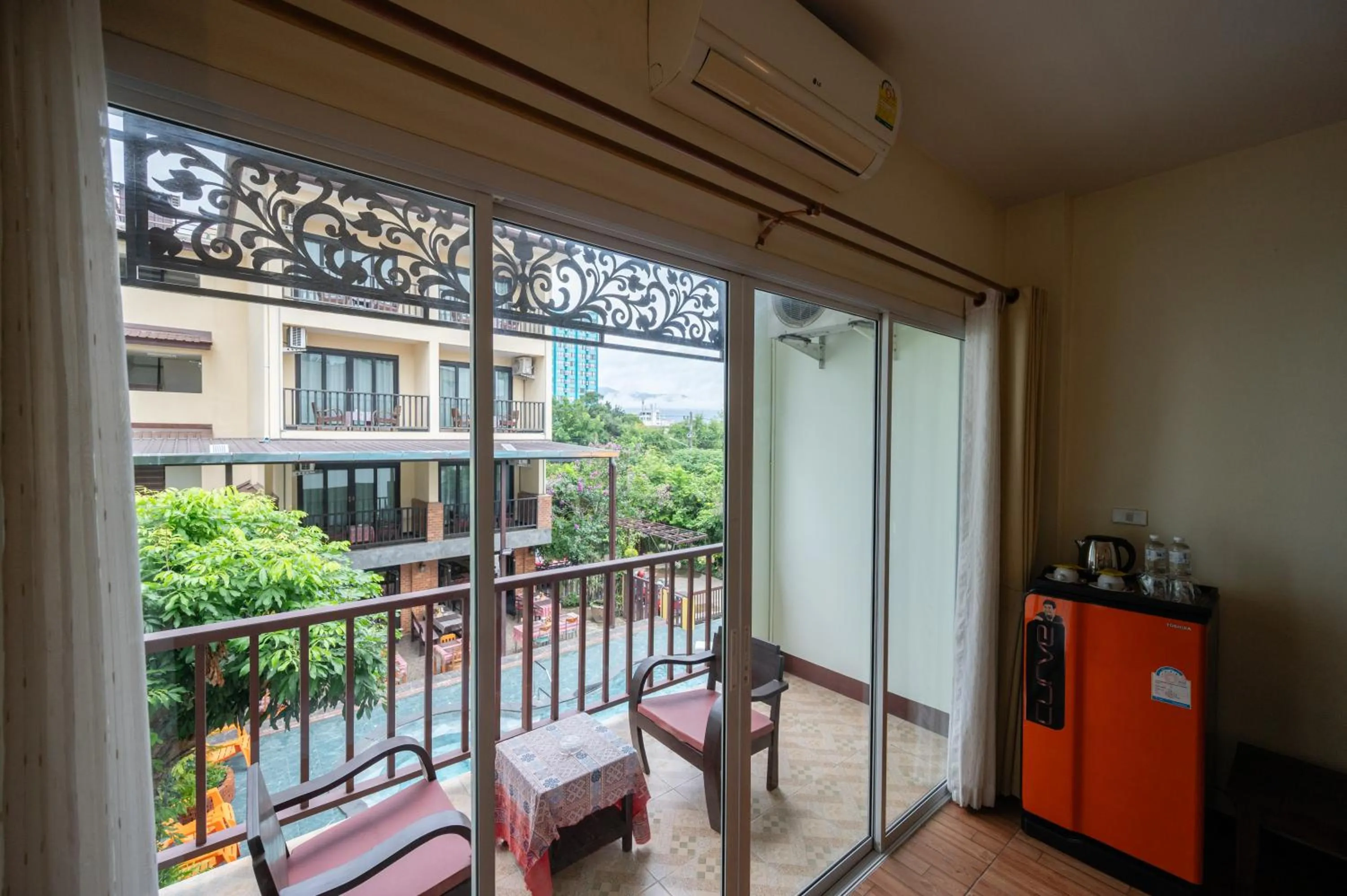 Riverside House Hotel