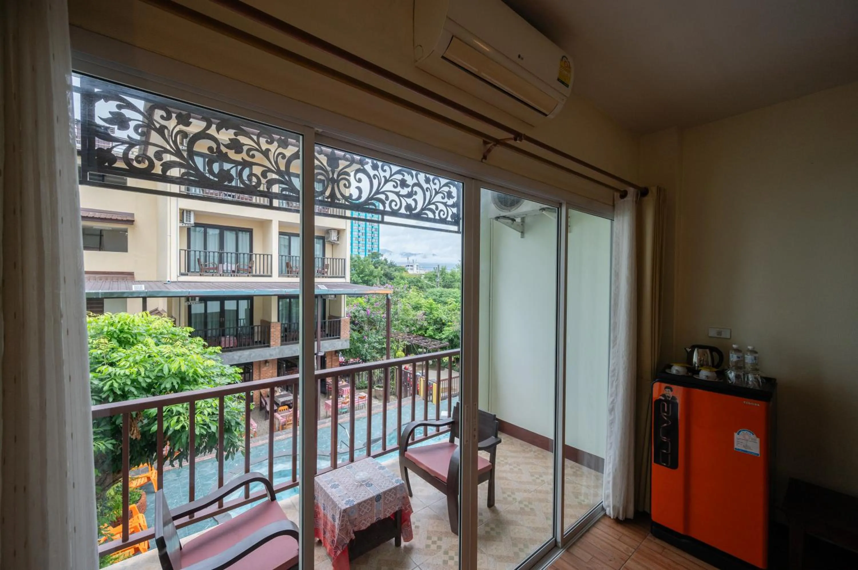 Riverside House Hotel