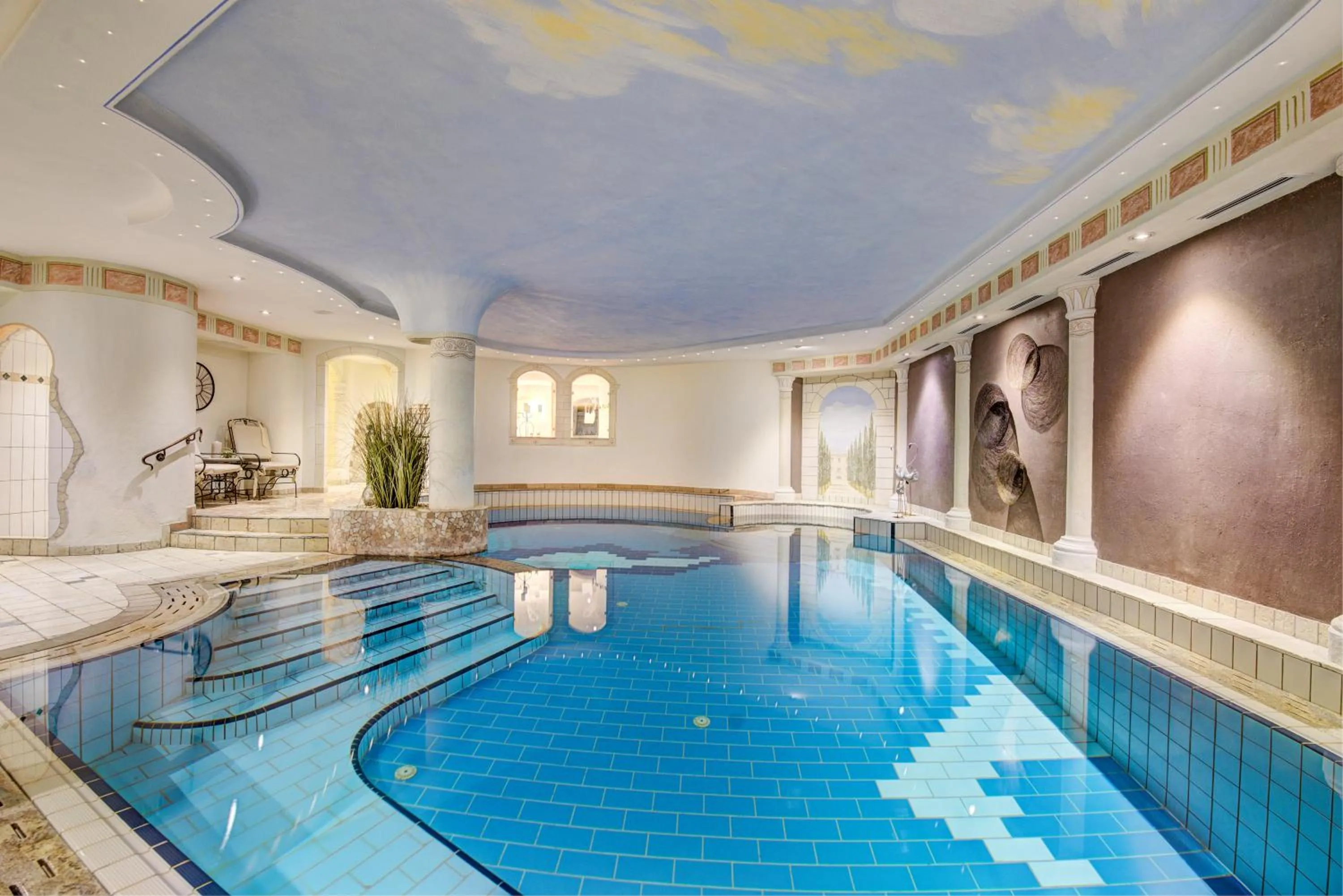 Swimming pool in Hotel Bergland