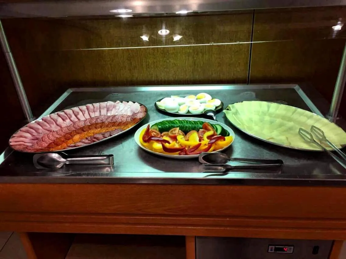 Buffet breakfast in Hotel Annahof