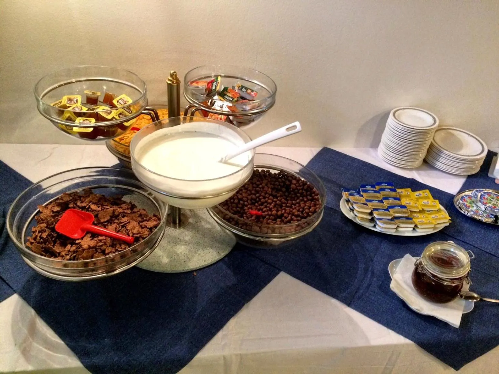 Buffet breakfast in Hotel Annahof