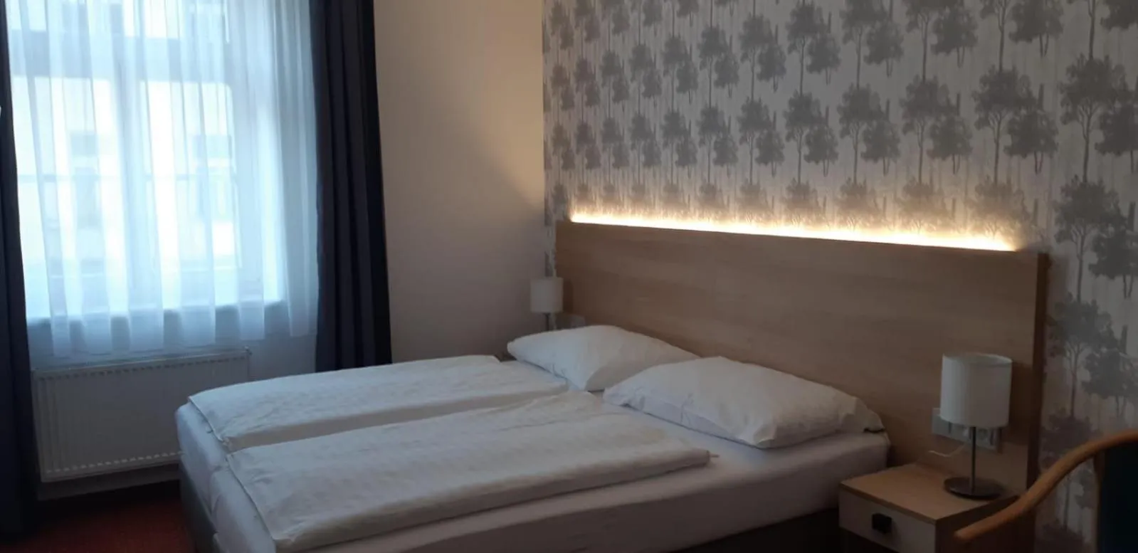 Bedroom, Bed in Hotel Flora