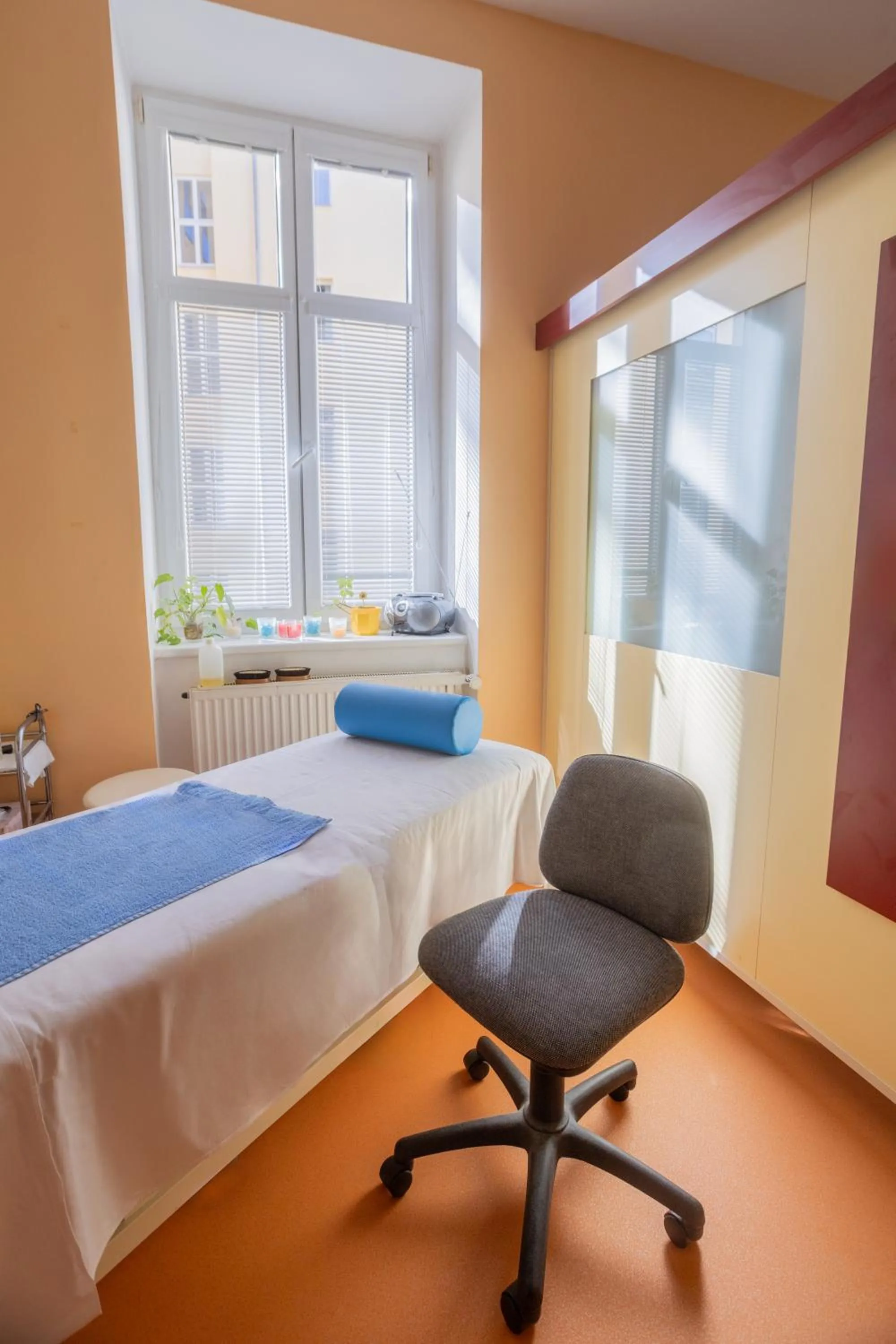 Massage, Bed in Hotel Flora