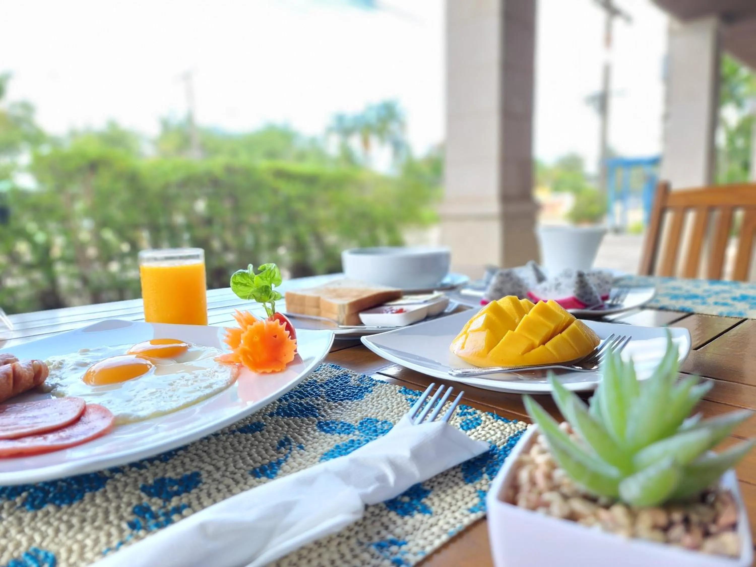 Food and drinks in Lanta Mermaid Boutique House