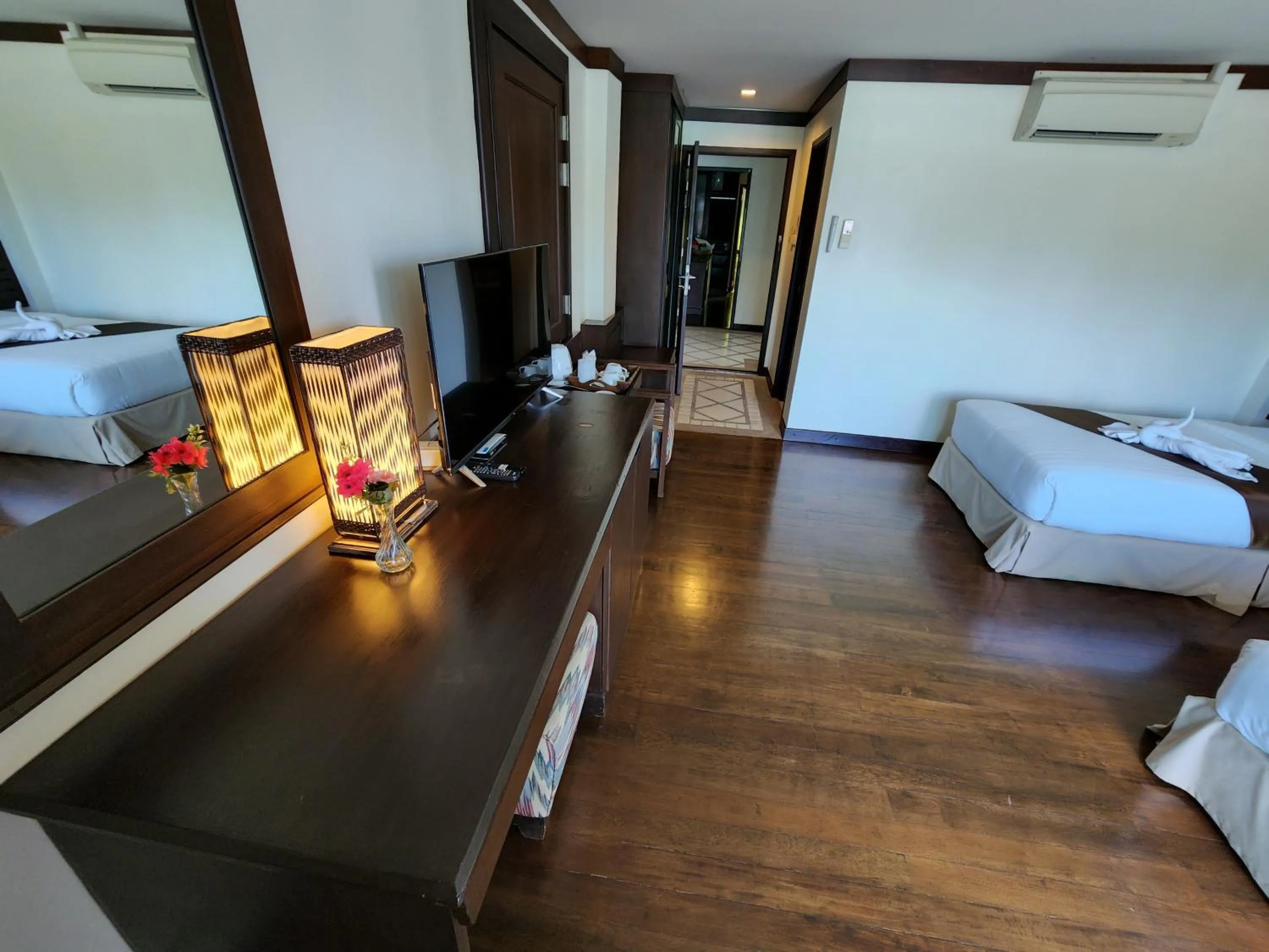 Photo of the whole room, Bed in Lanta Mermaid Boutique House