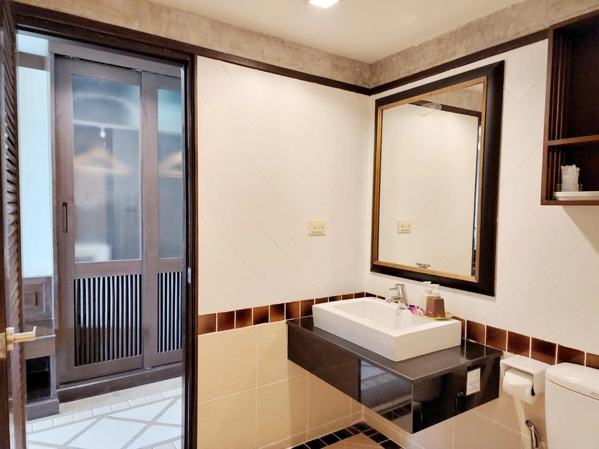 Bathroom, Bed in Lanta Mermaid Boutique House