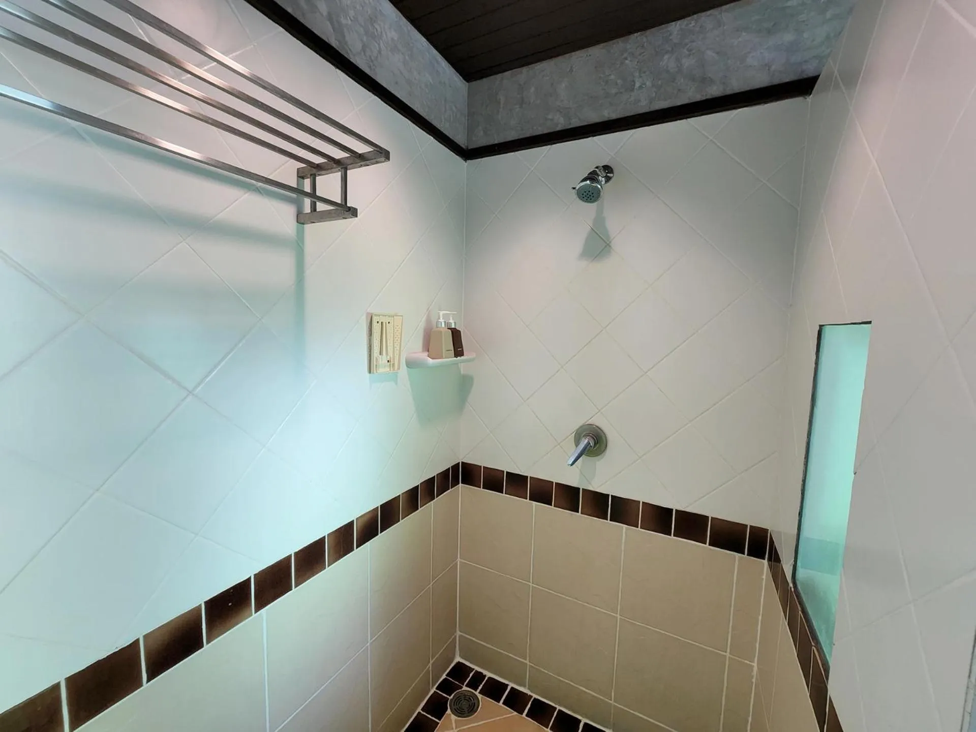 Shower in Lanta Mermaid Boutique House