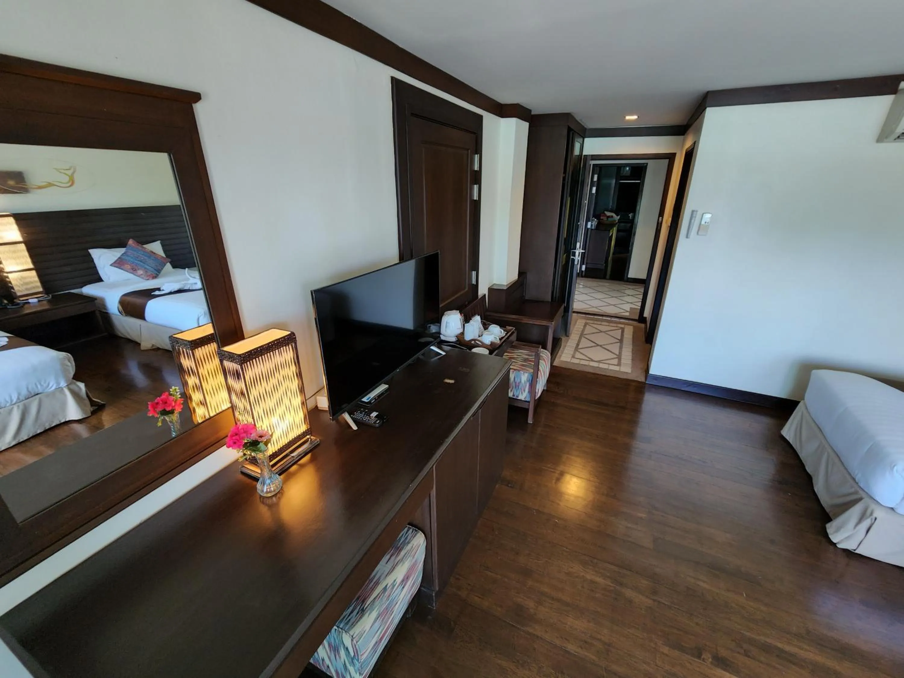 Photo of the whole room, Bed in Lanta Mermaid Boutique House