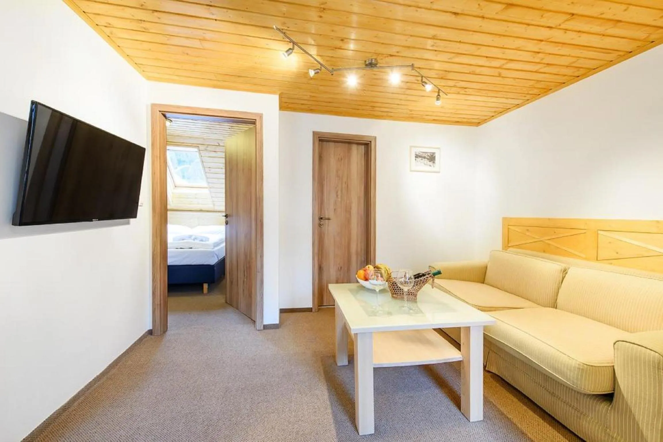 Property building, Bed in Hotel Tři Růže