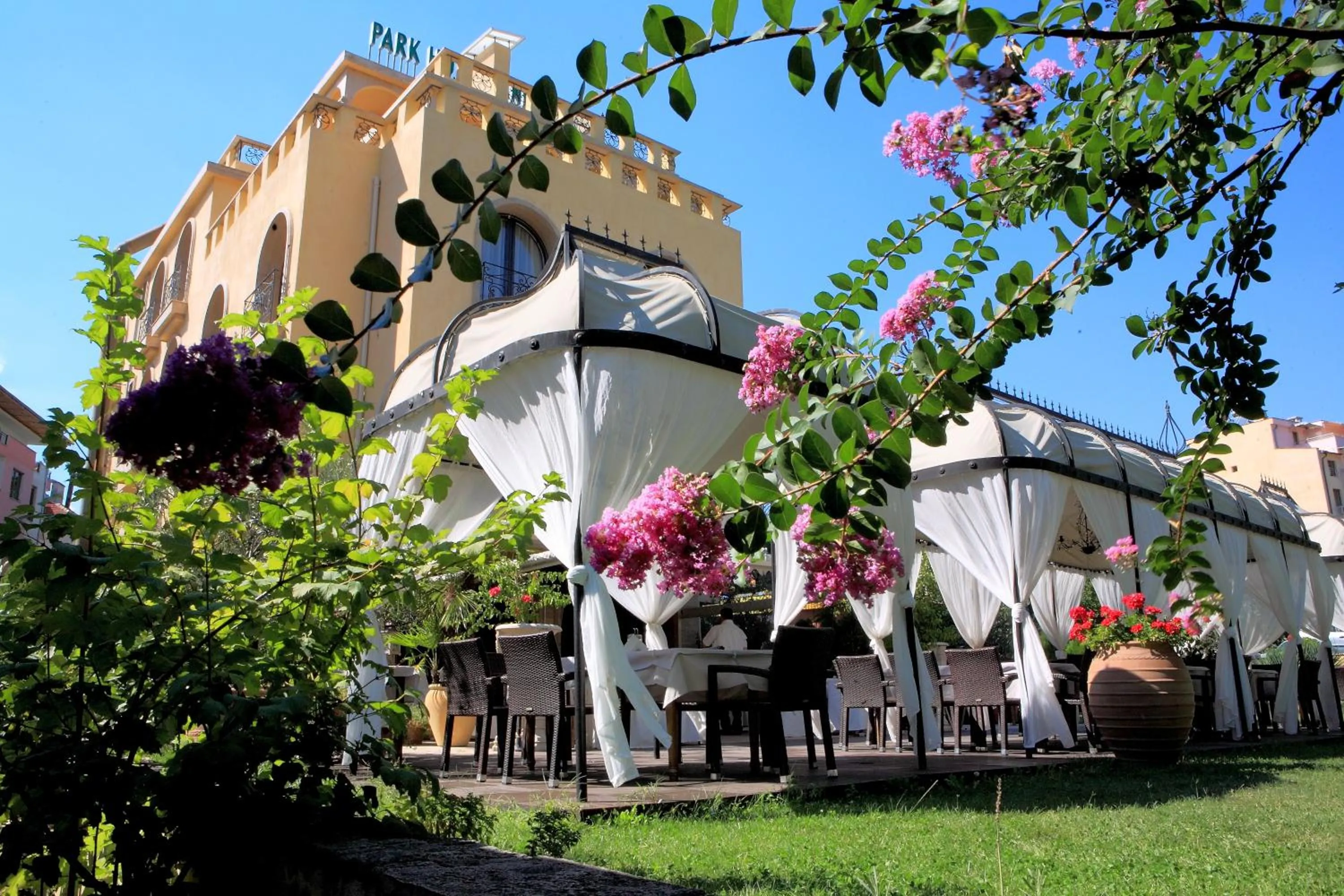 Restaurant/places to eat in Park Hotel Sandanski