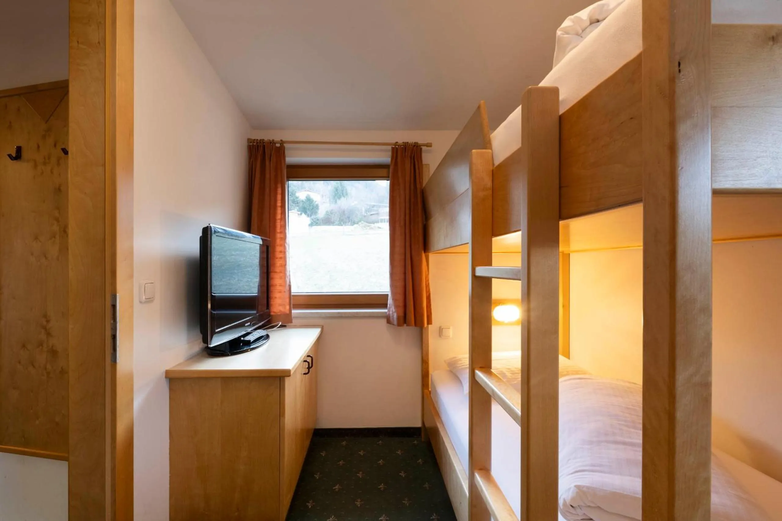 TV and multimedia, Bed in Hotel Bergkranz