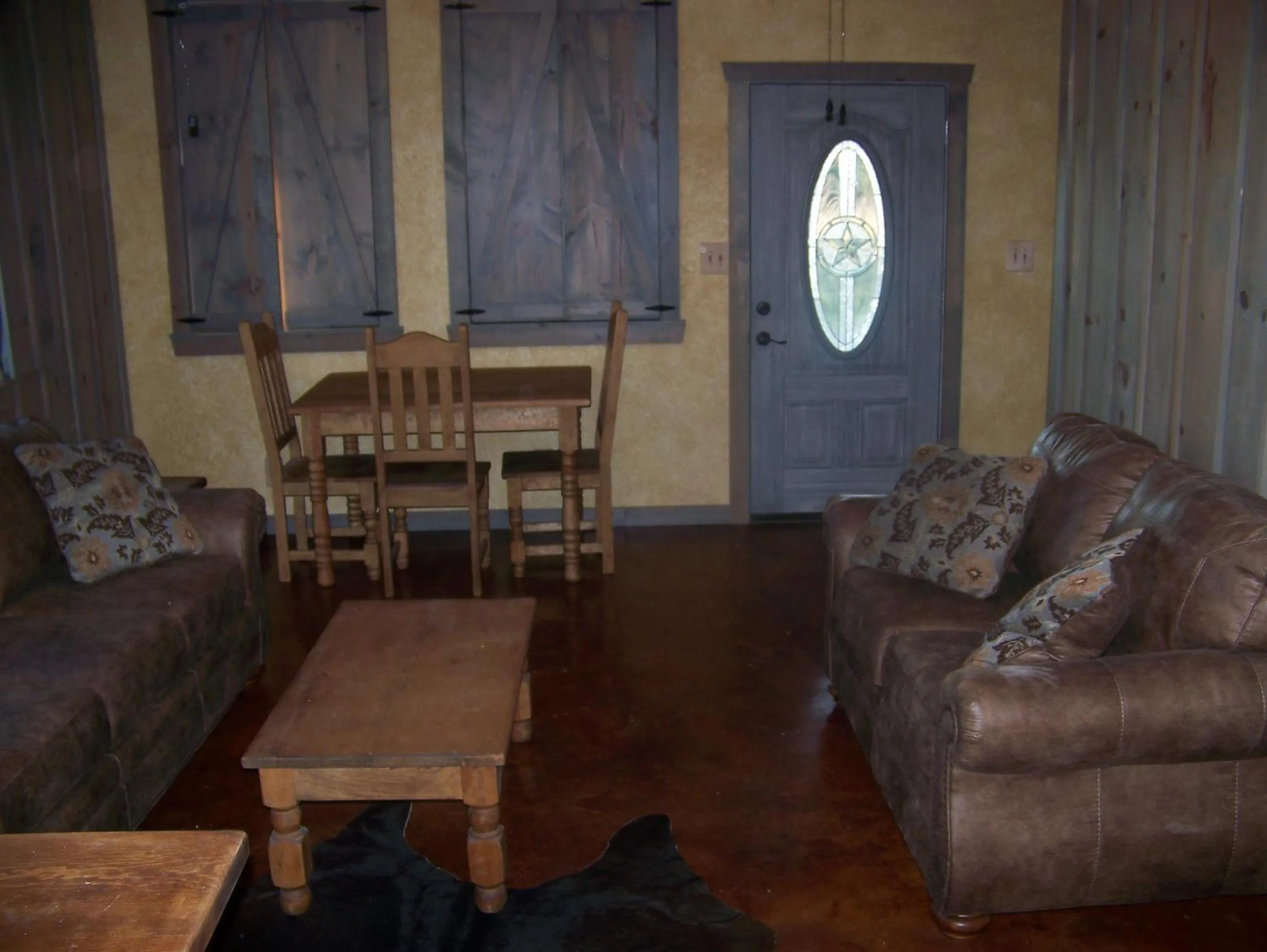 Nightclub / DJ in Breezy Hills Cottages - Hill Top Cottage