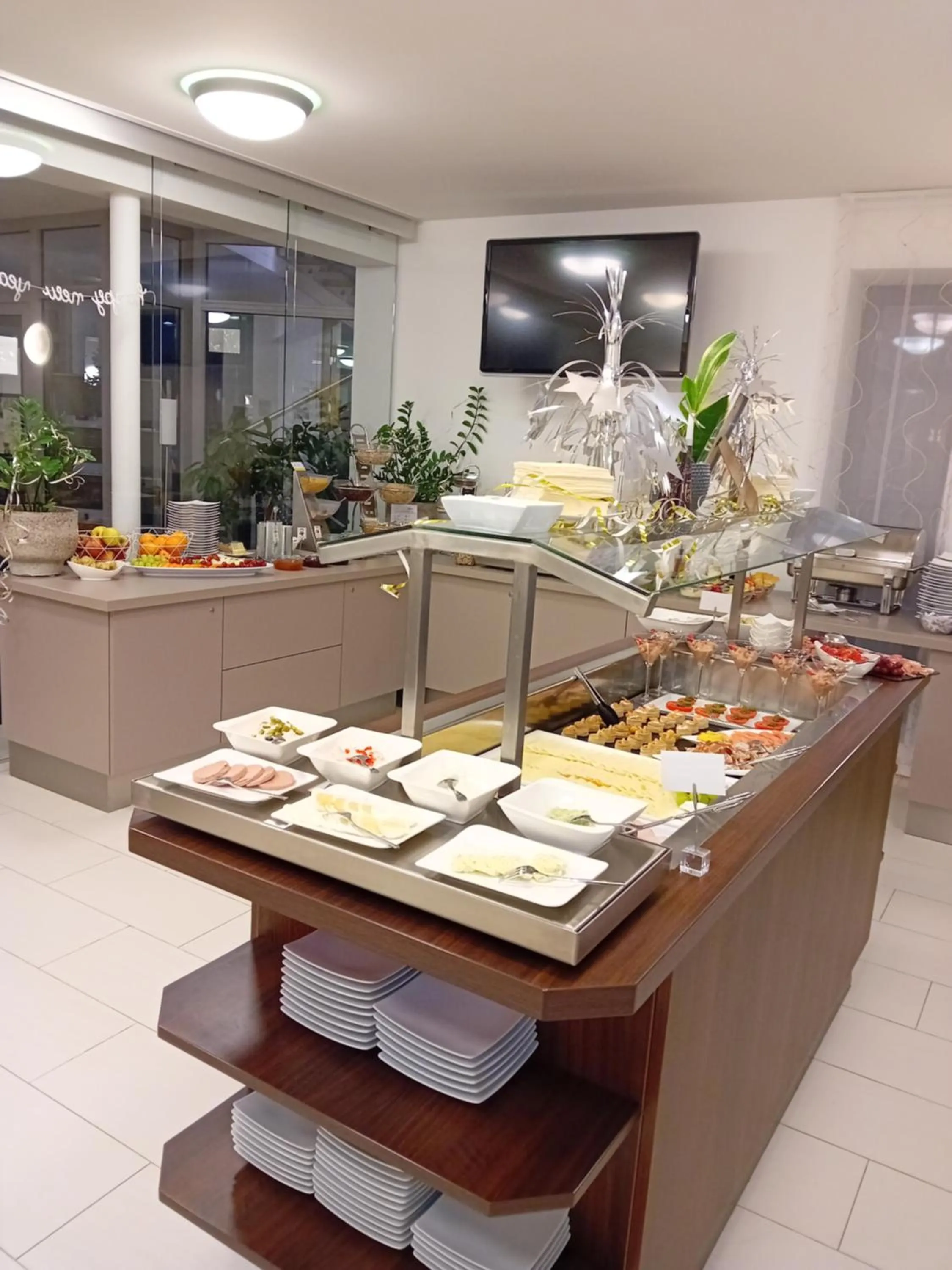 Breakfast in Hotel Garni Colora