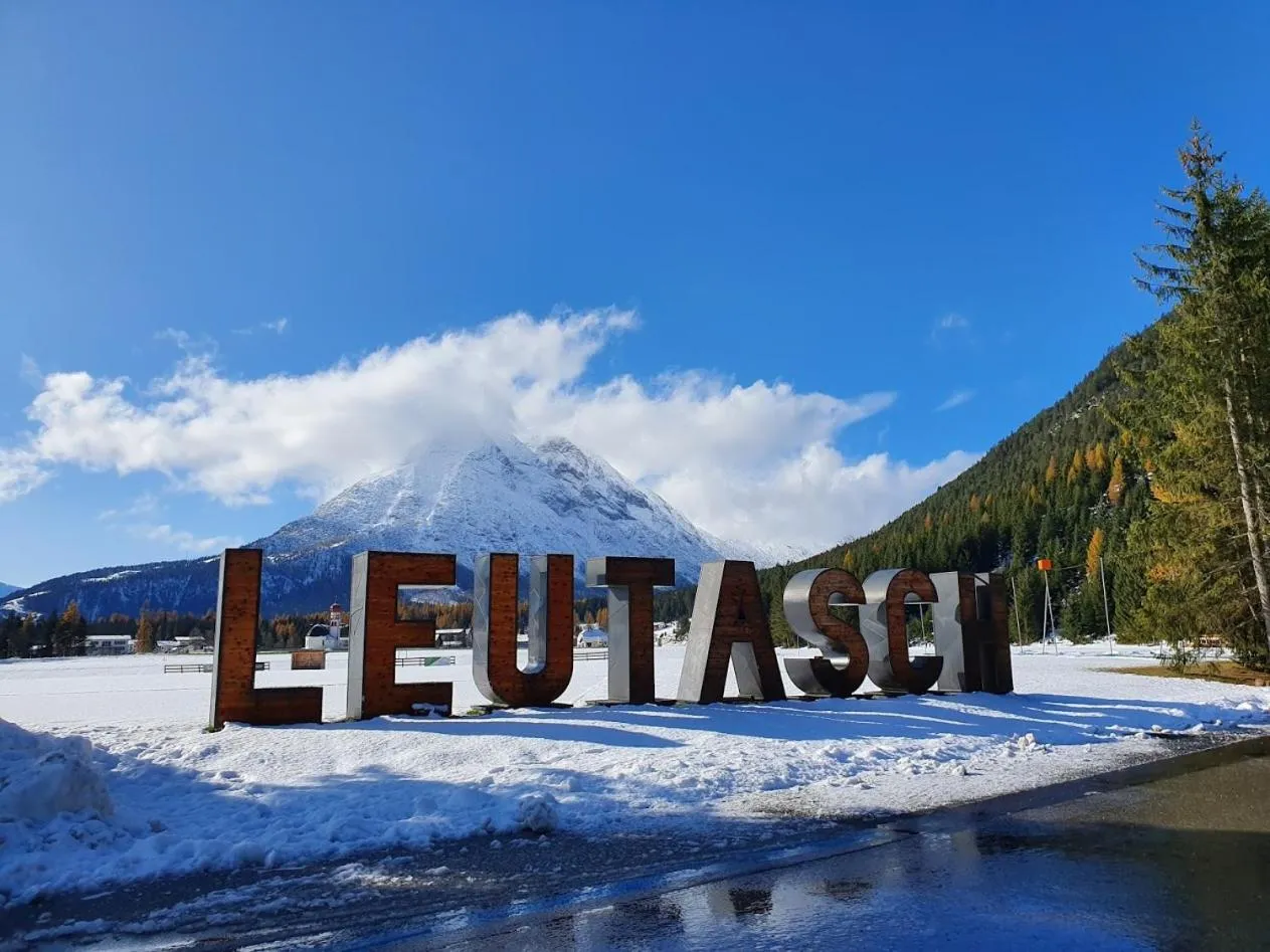 Spring in Raffl's Hotel