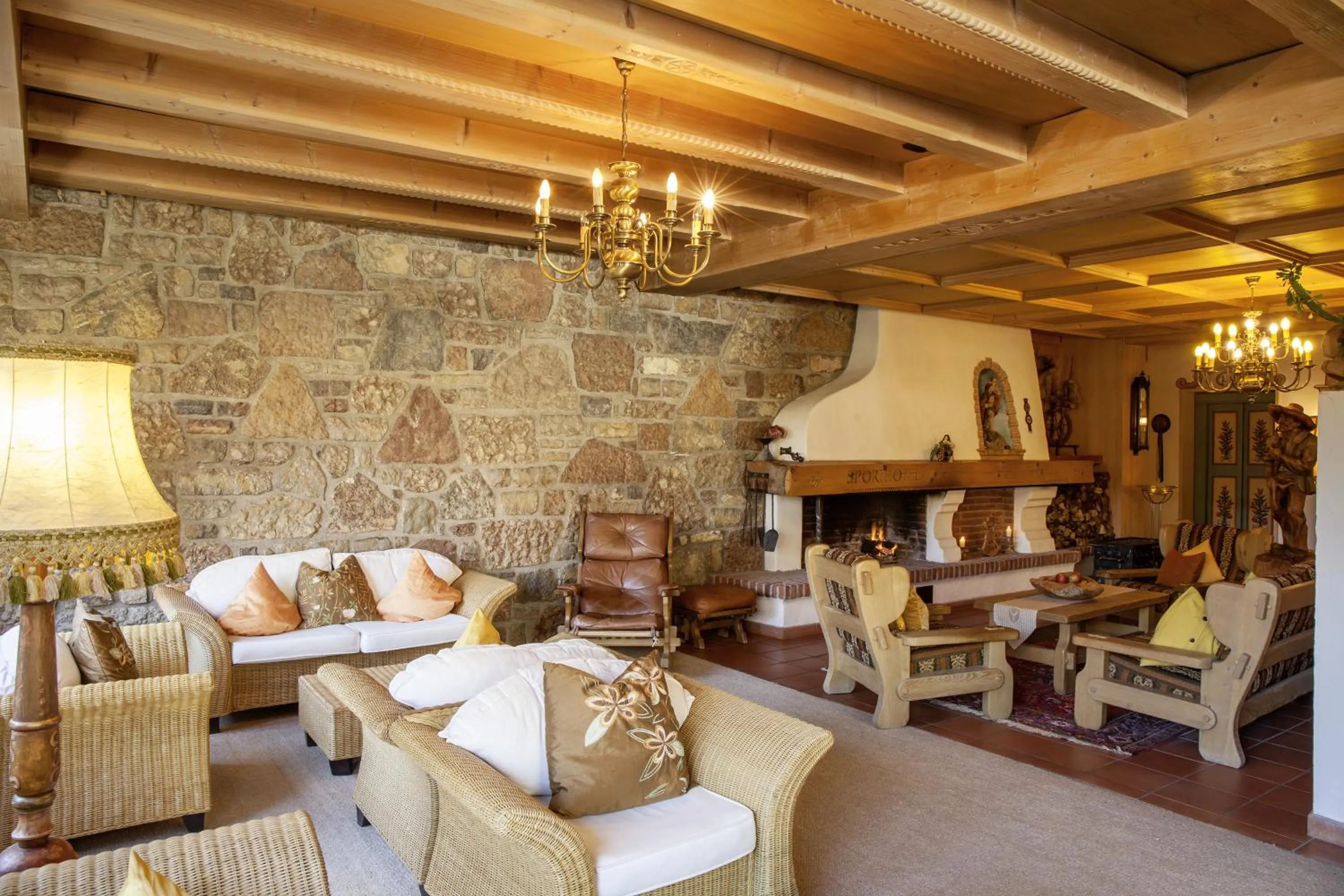 Communal lounge/ TV room in Raffl's Hotel