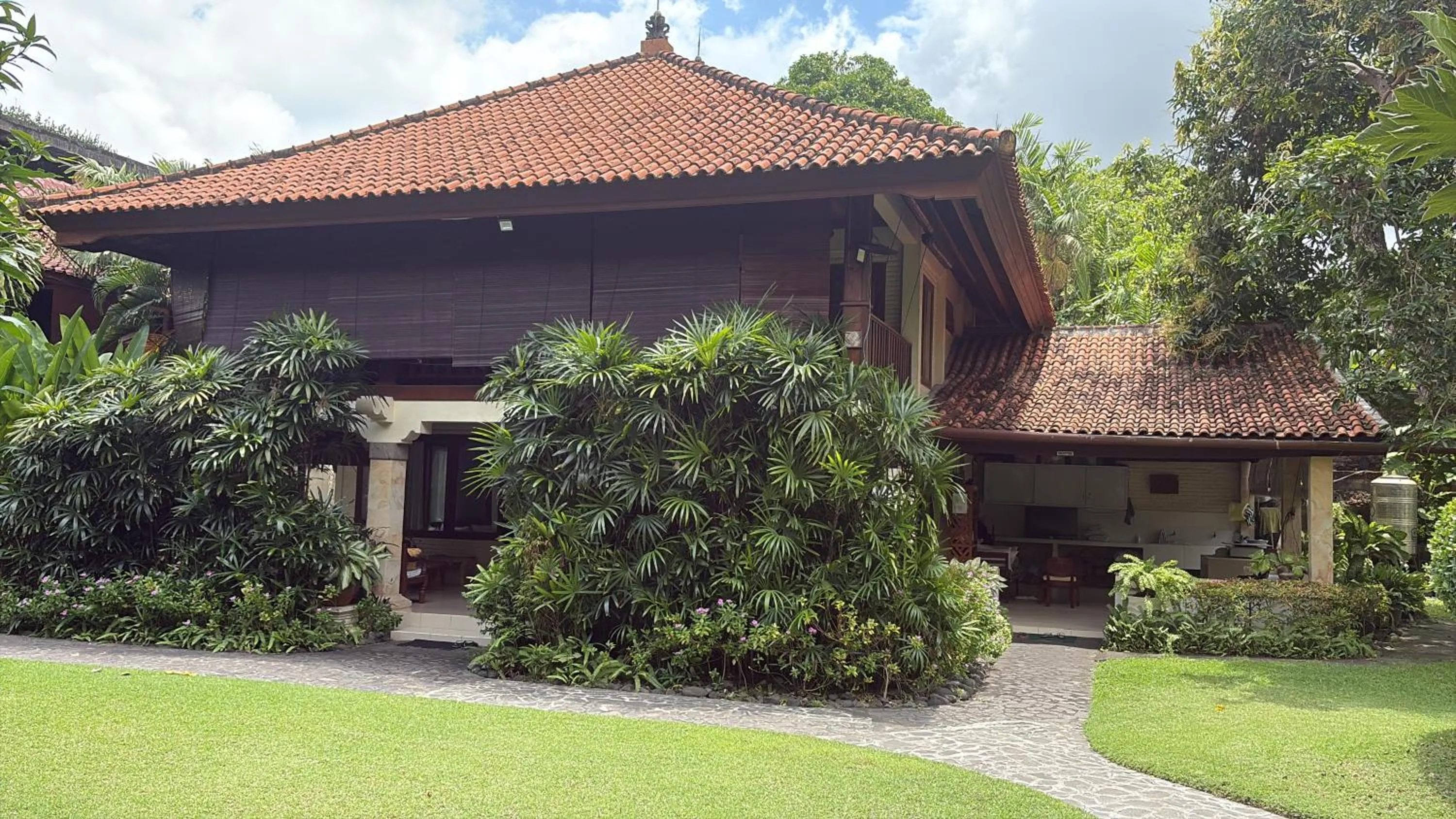 Property building in Raja Gardens Hotel