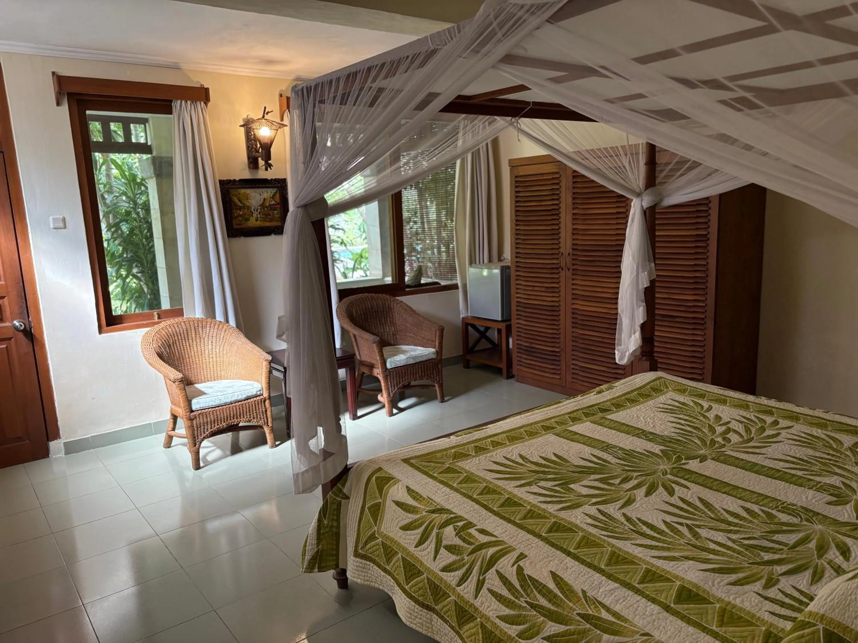 Property building, Bed in Raja Gardens Hotel