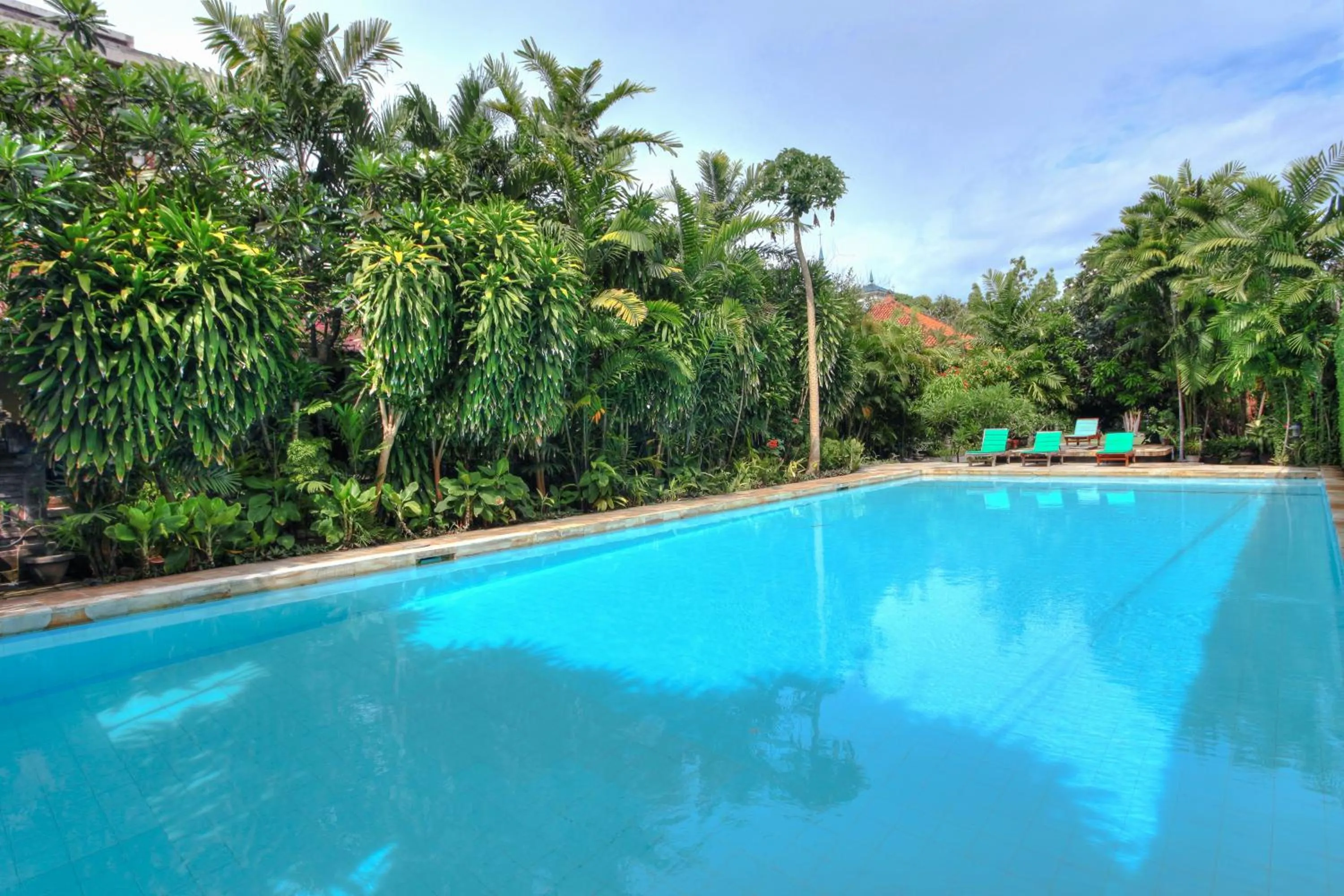 Pool view in Raja Gardens Hotel