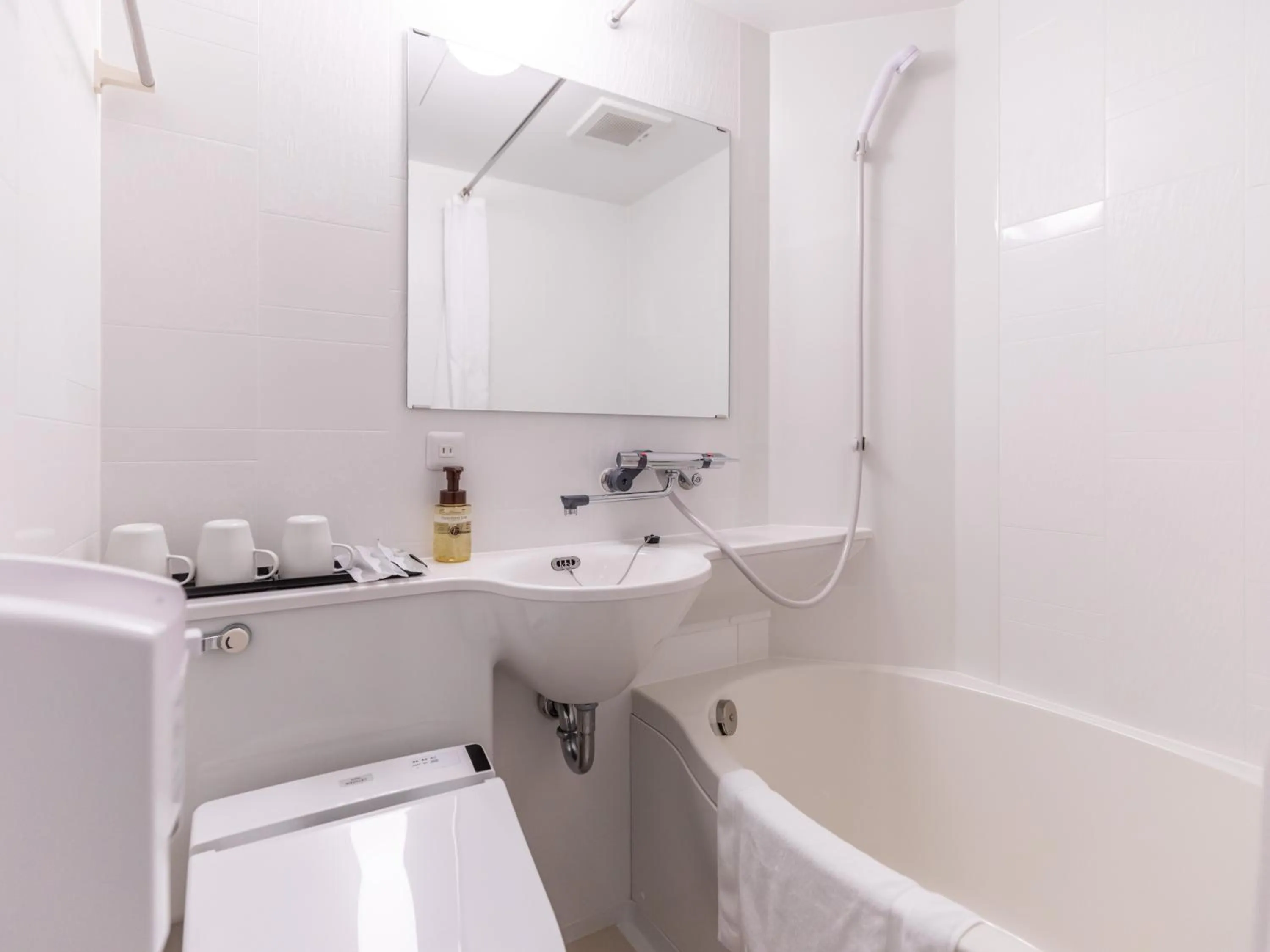 Shower in Hotel Excellence Enmachi Ekimae