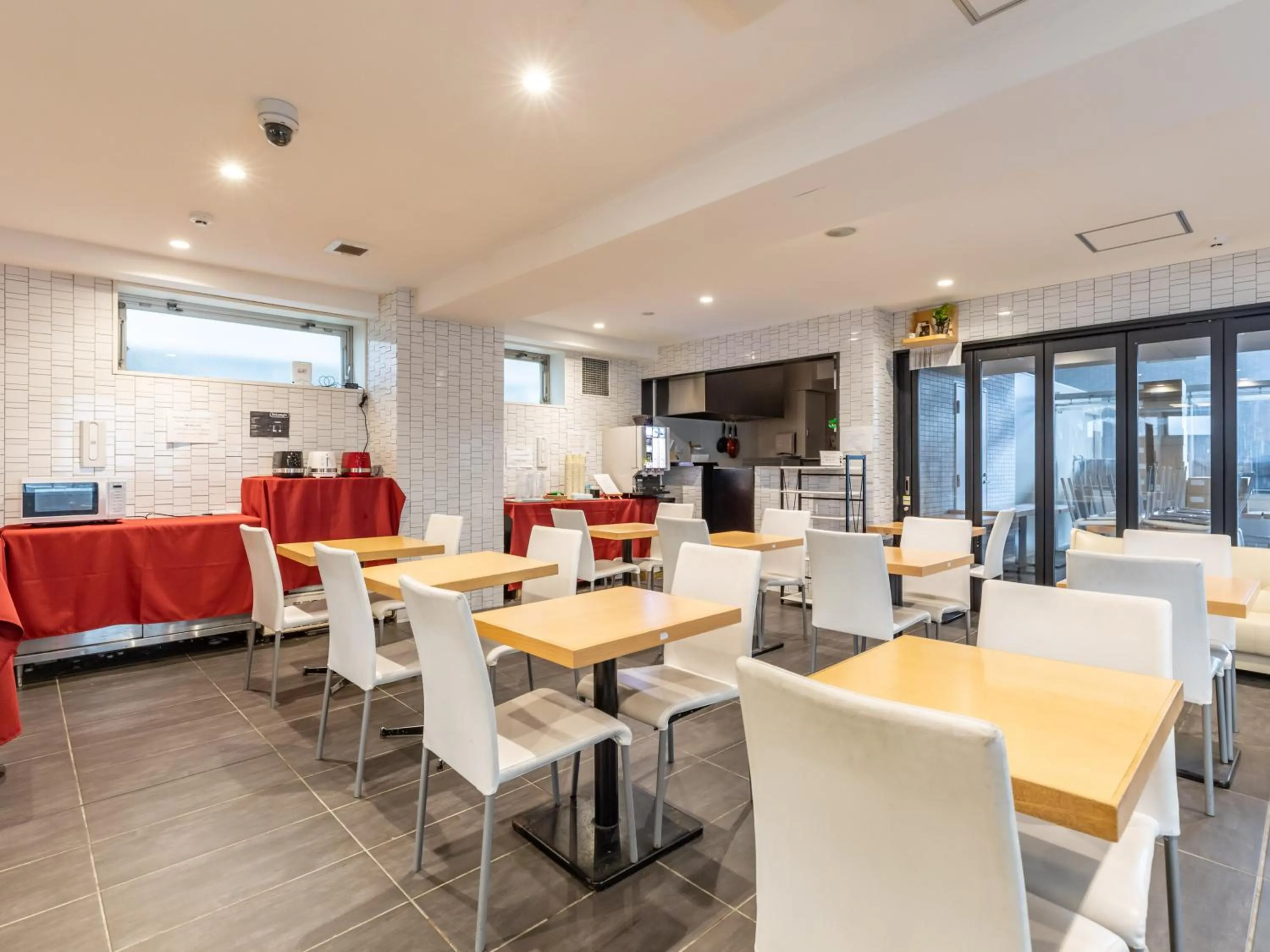 Restaurant/places to eat in Hotel Excellence Enmachi Ekimae