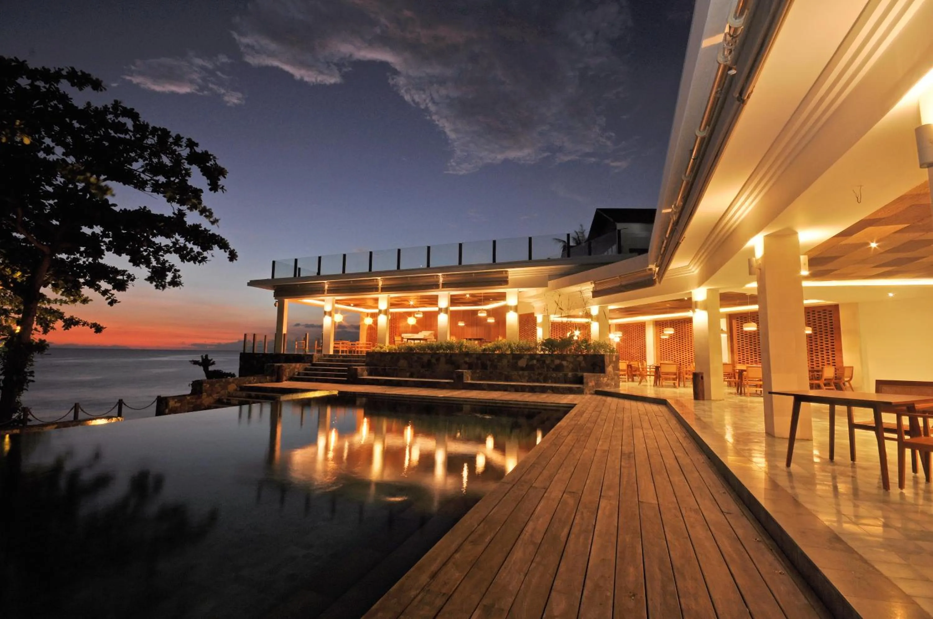 Night in Rajavilla Lombok Resort - Seaside Serenity