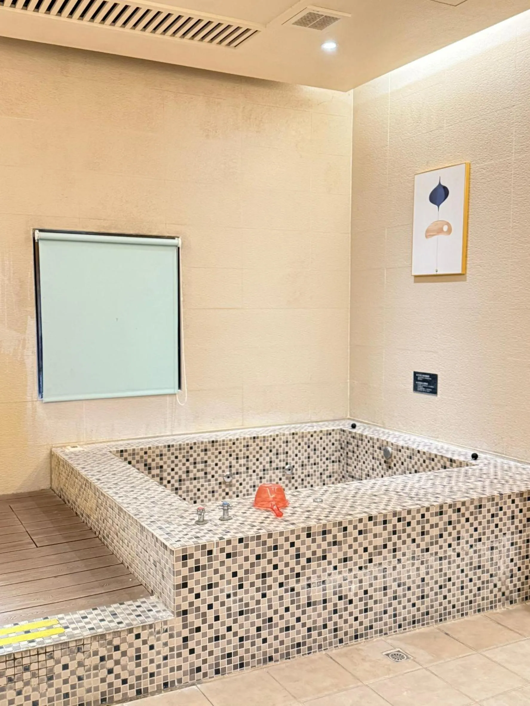 Hot Tub in Her Home Spa Motel Douliu