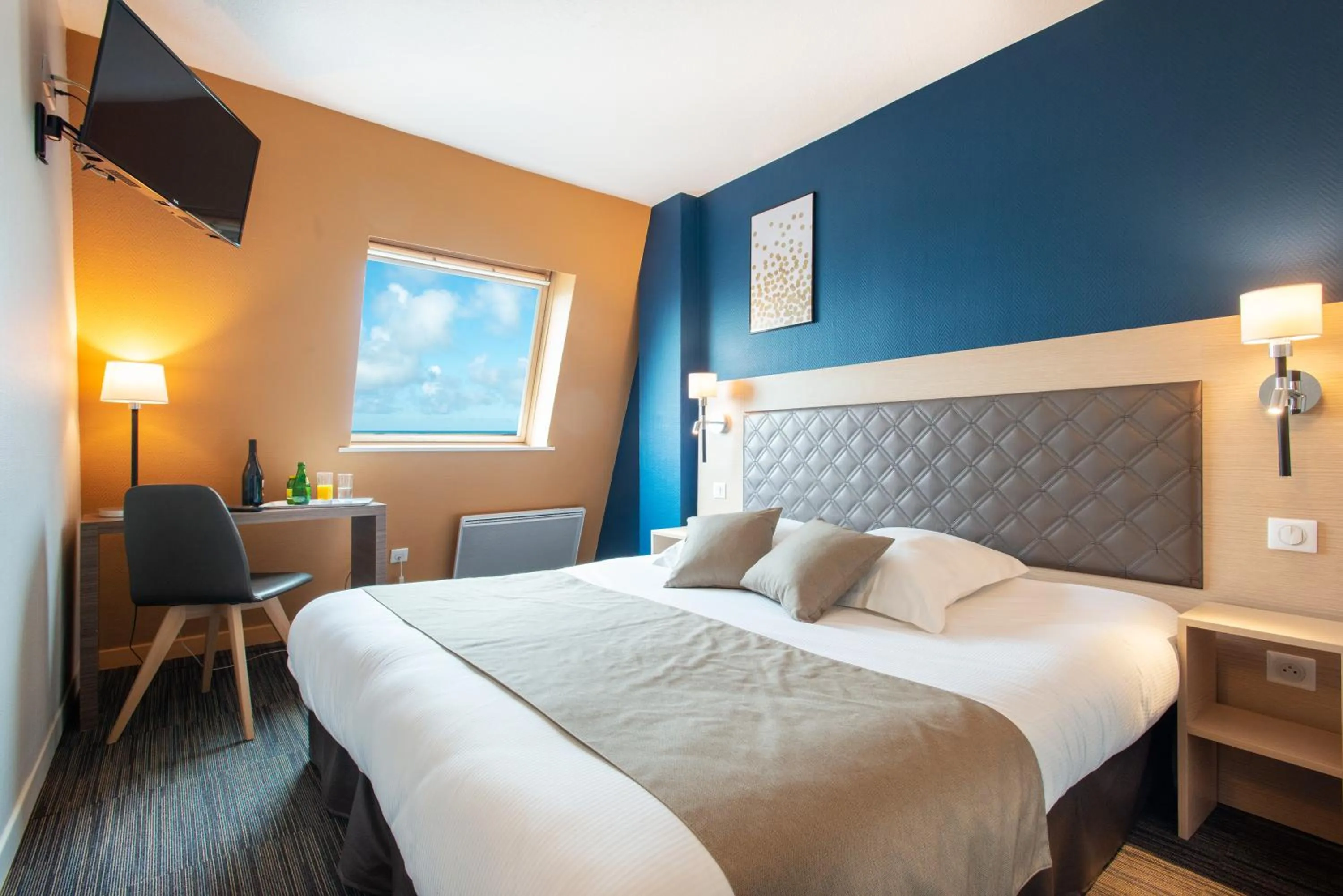 Photo of the whole room in Opal'Inn