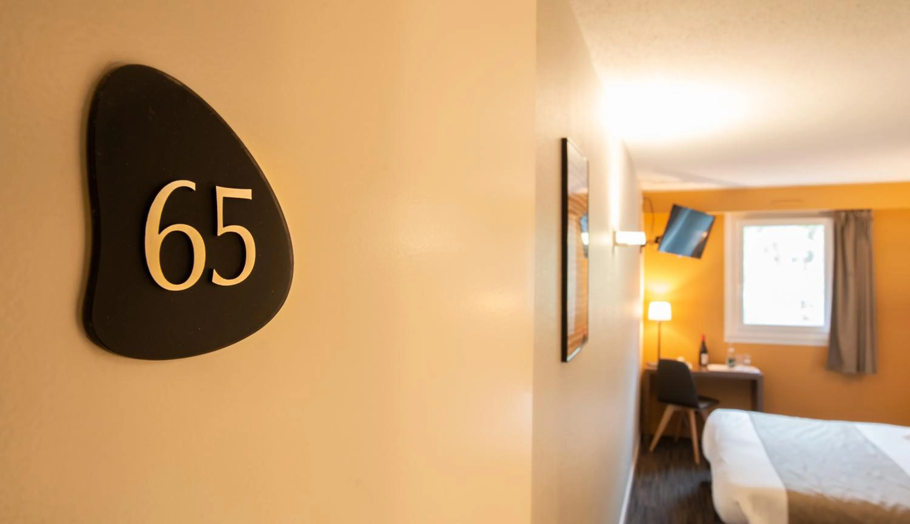 Logo/Certificate/Sign in Opal'Inn