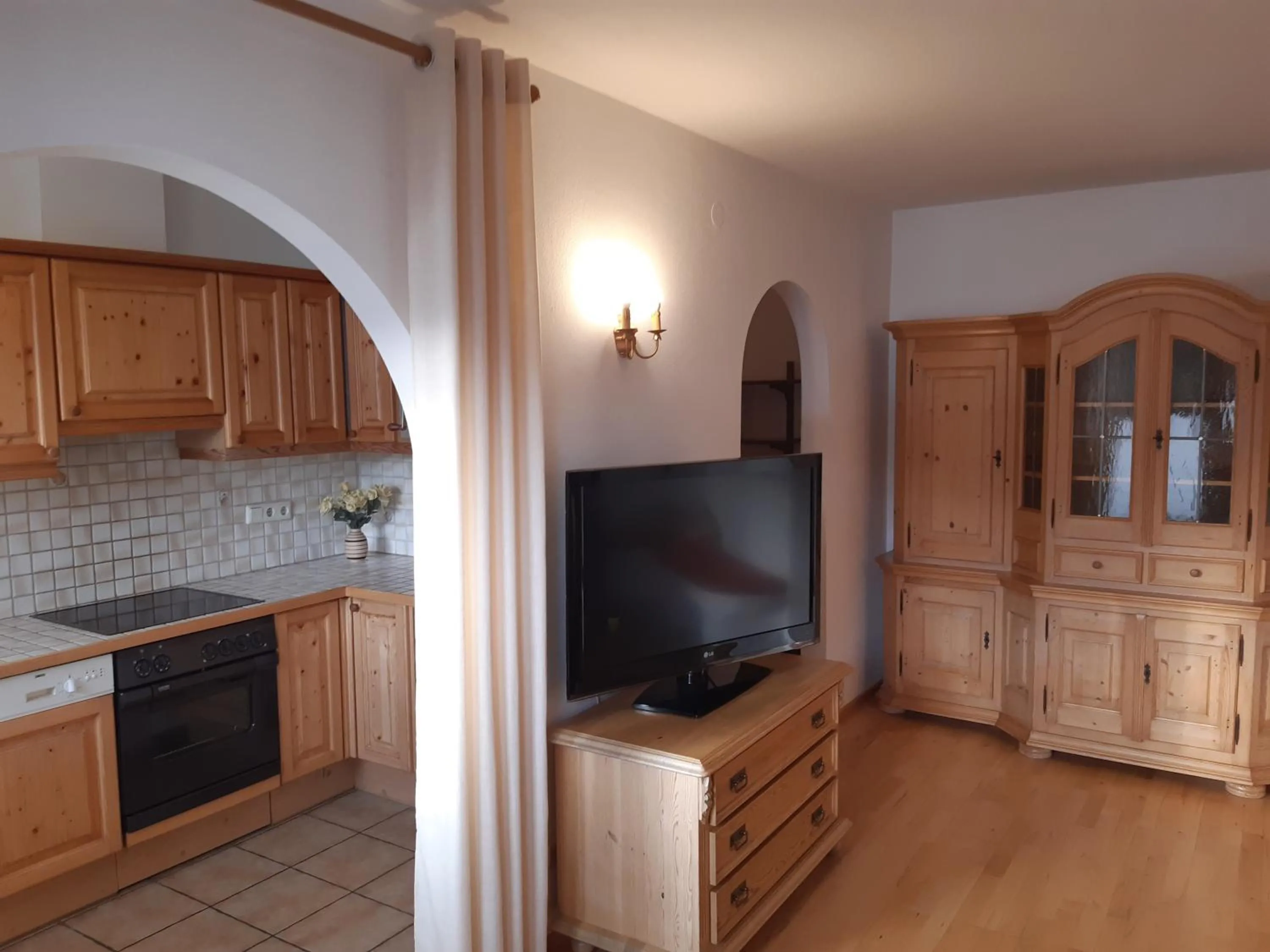 Kitchen or kitchenette in Landhaus Klausnerhof Hotel Garni