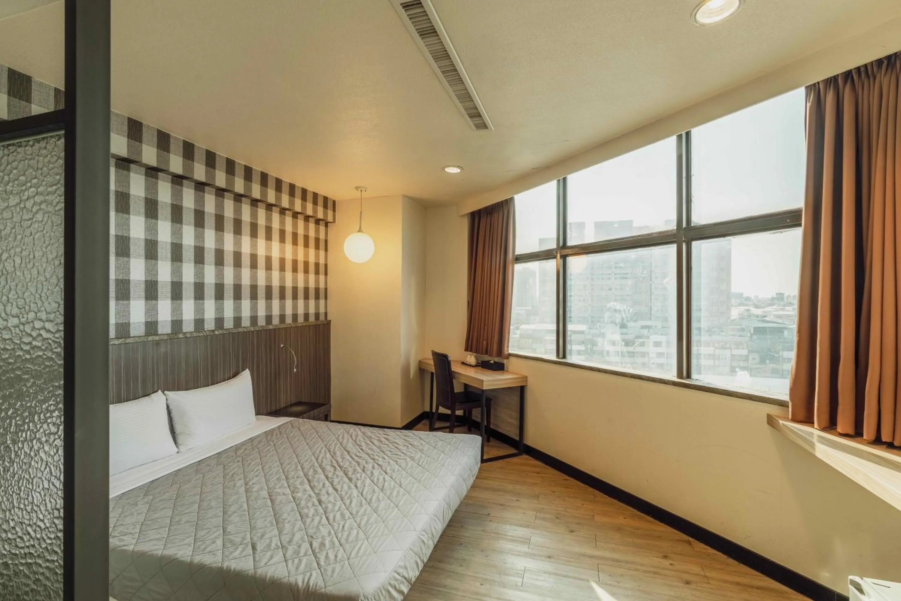 Bedroom, Bed in Hwa Nan Hotel