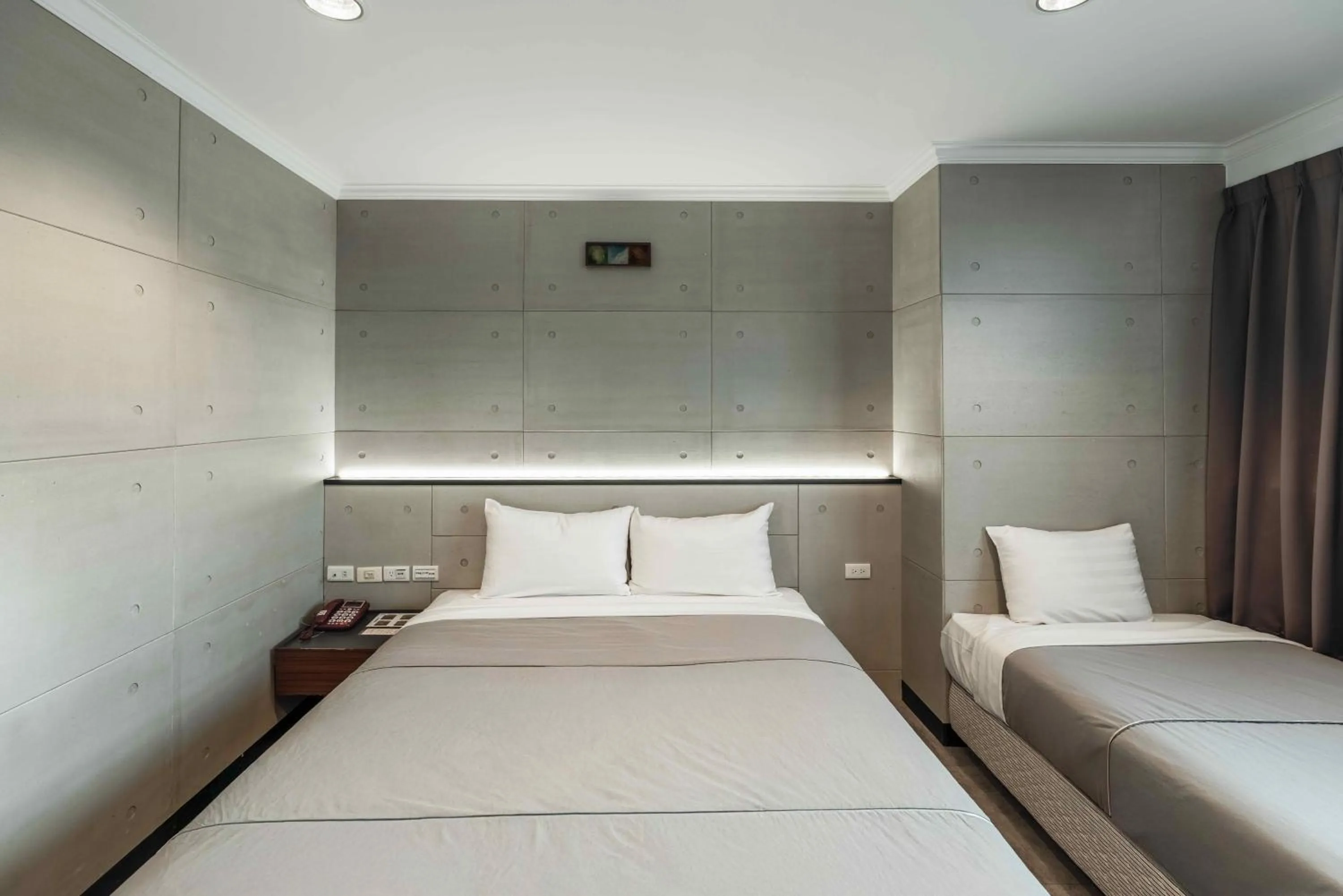 Bedroom, Bed in Hwa Nan Hotel