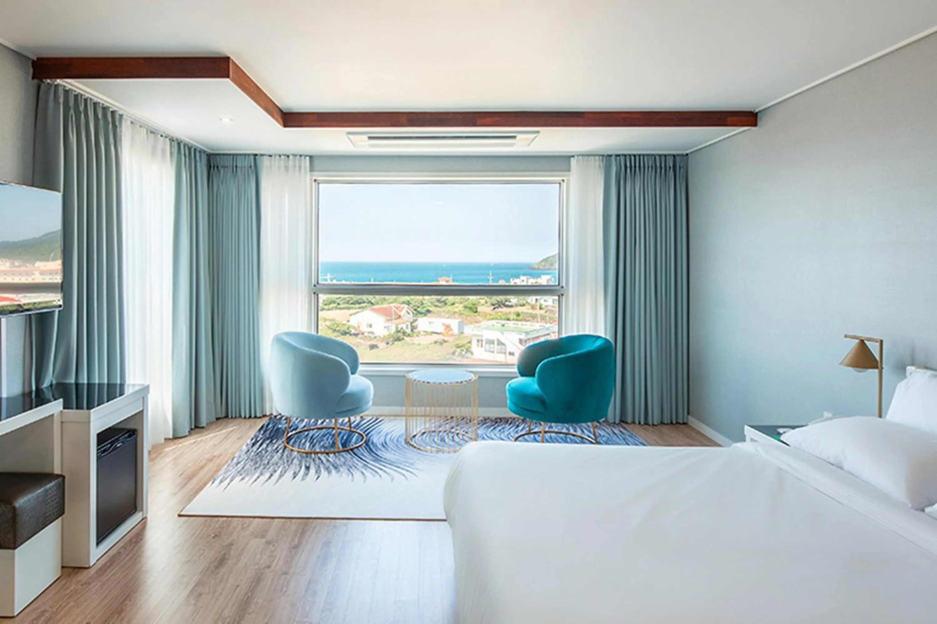 View (from property/room), Bed in HOTEL SWEETCASTLE