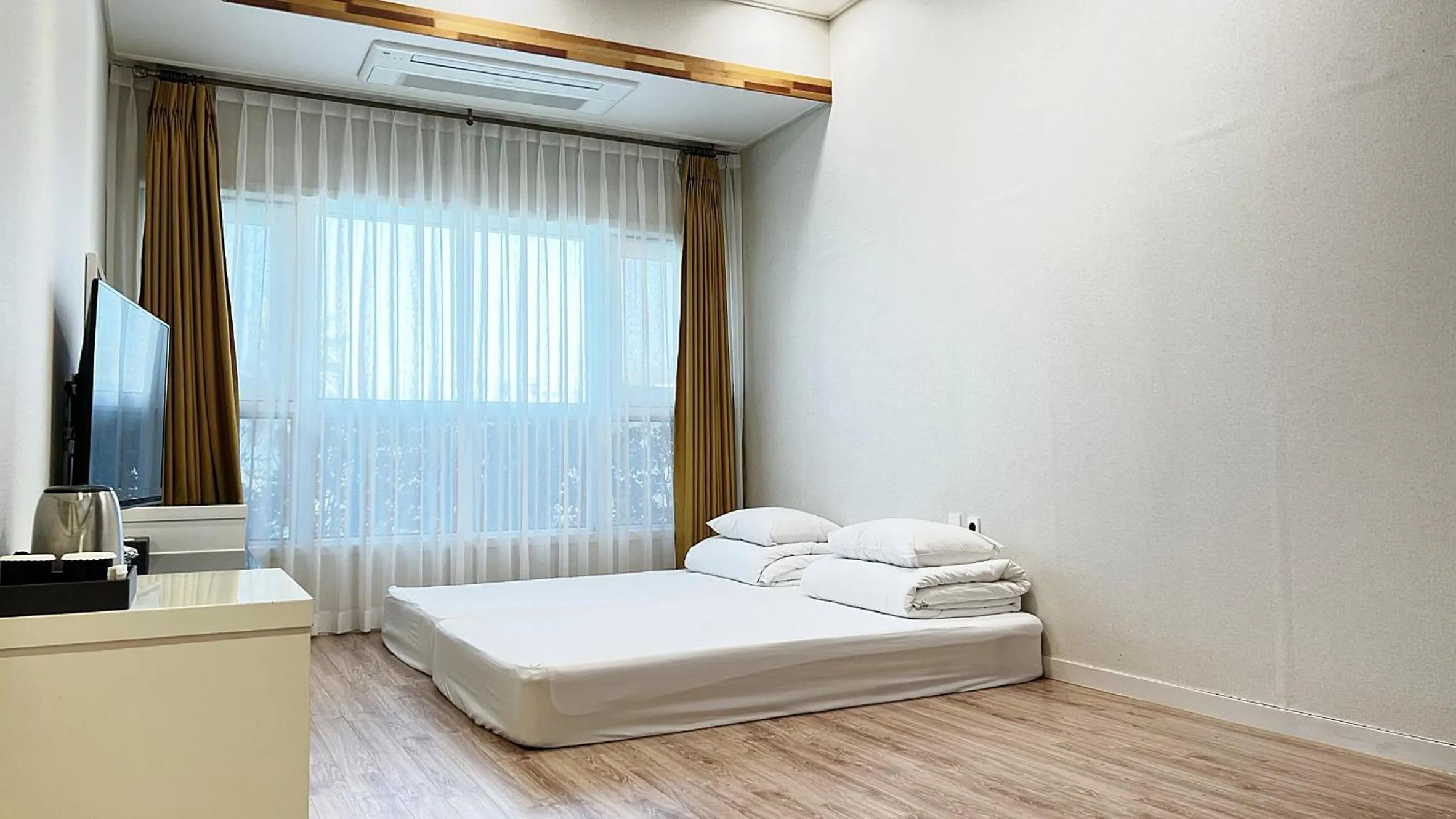 Photo of the whole room, Bed in HOTEL SWEETCASTLE