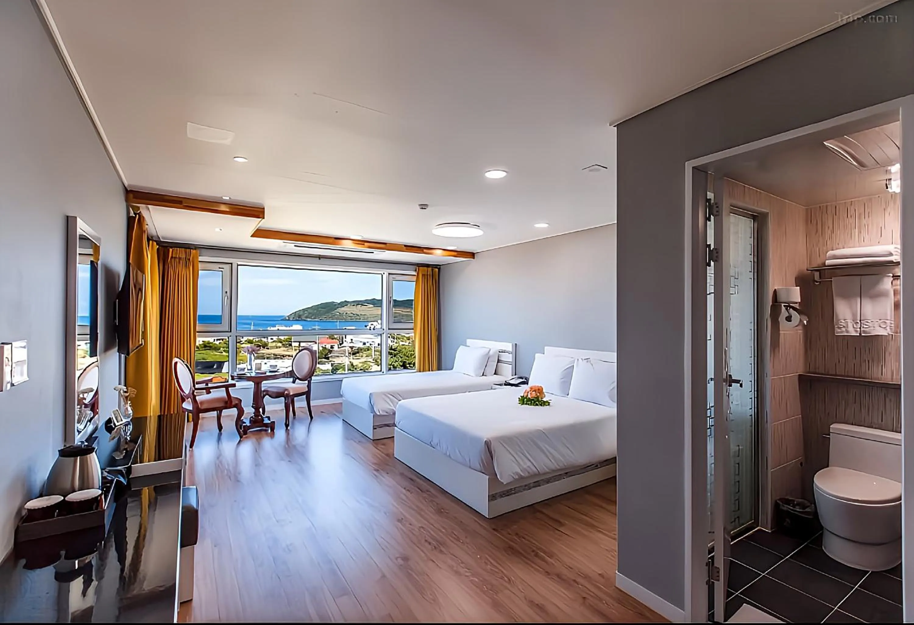 Photo of the whole room, Bed in HOTEL SWEETCASTLE