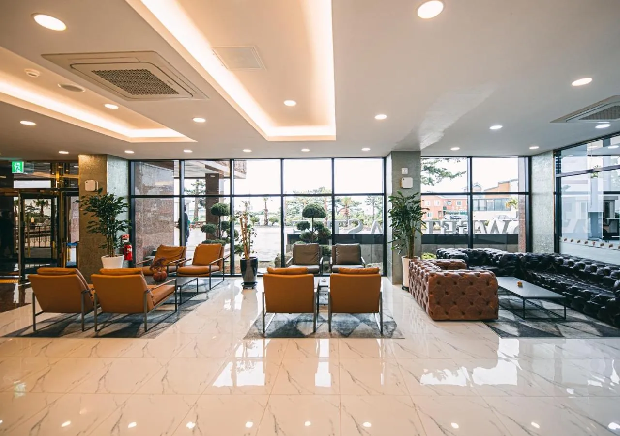 Lobby or reception in HOTEL SWEETCASTLE