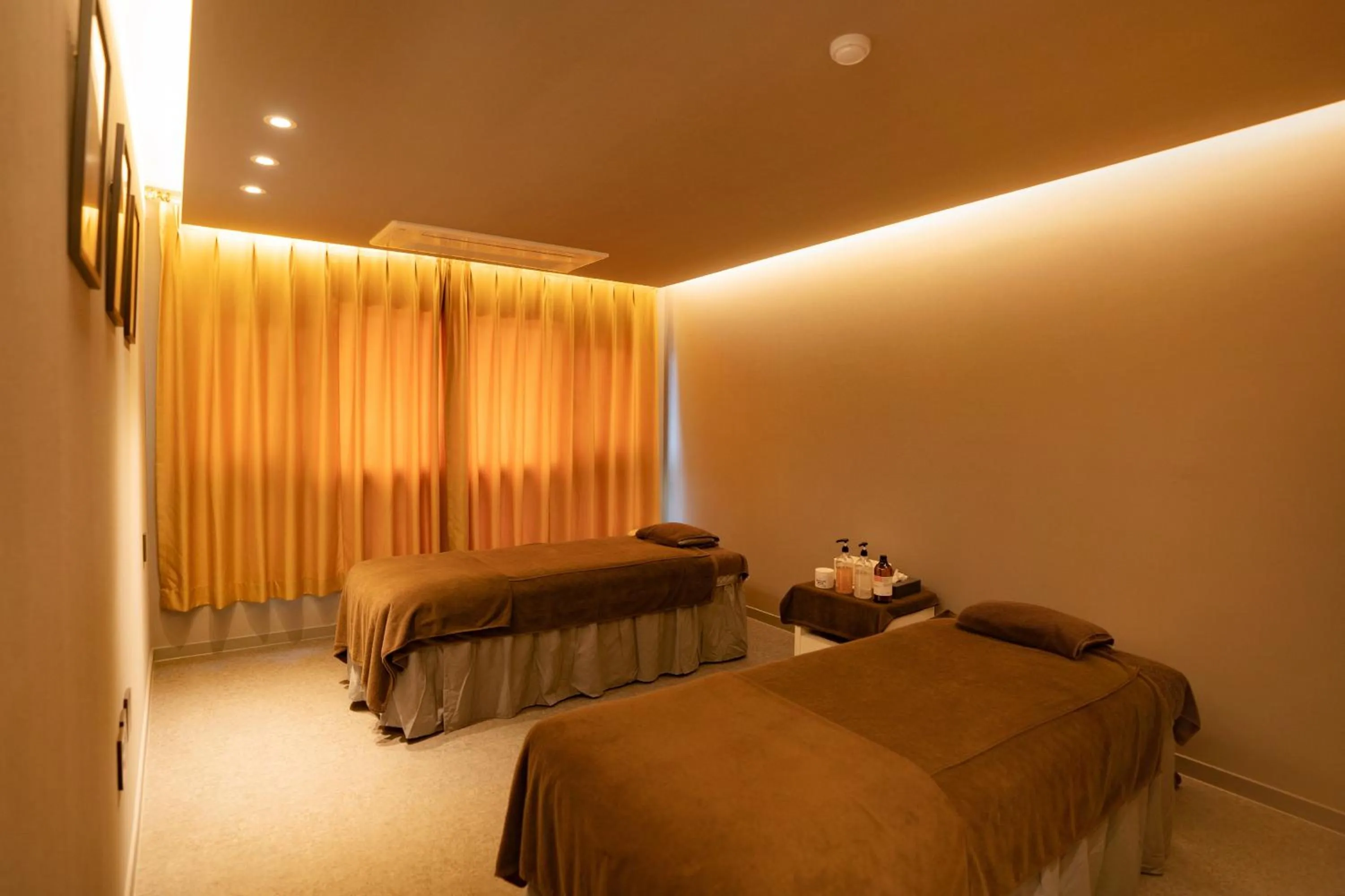 Massage, Bed in HOTEL SWEETCASTLE