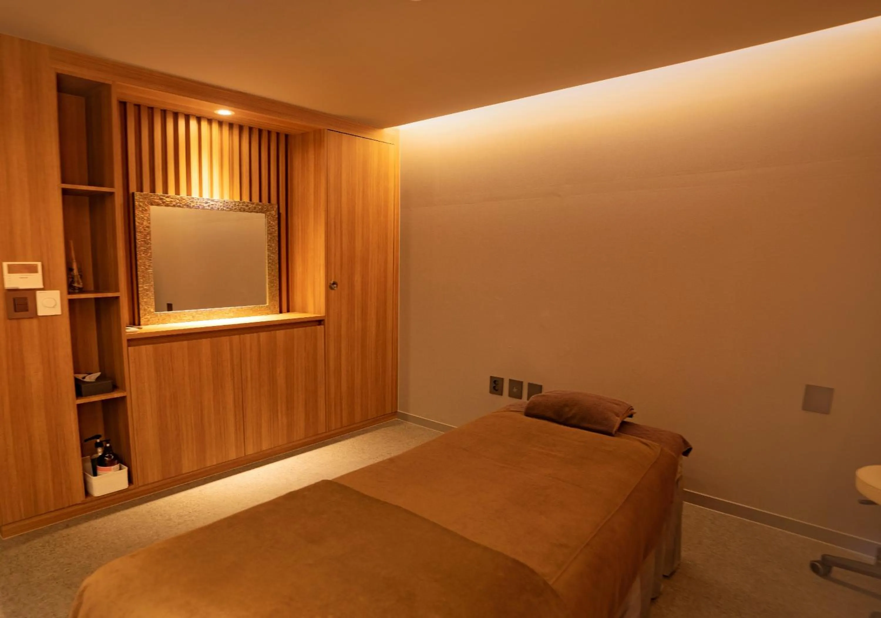 Massage, Bed in HOTEL SWEETCASTLE