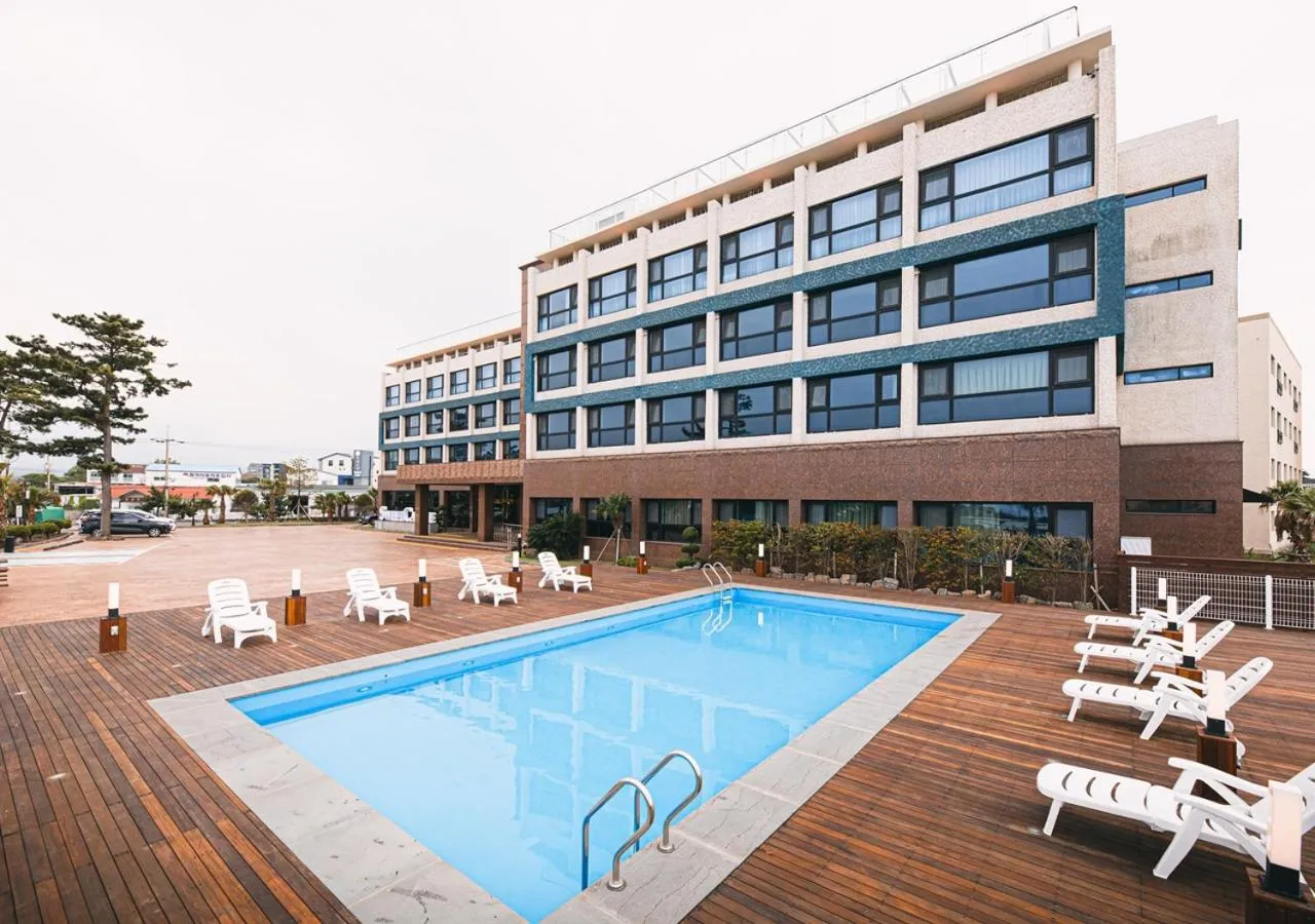 Swimming Pool in HOTEL SWEETCASTLE