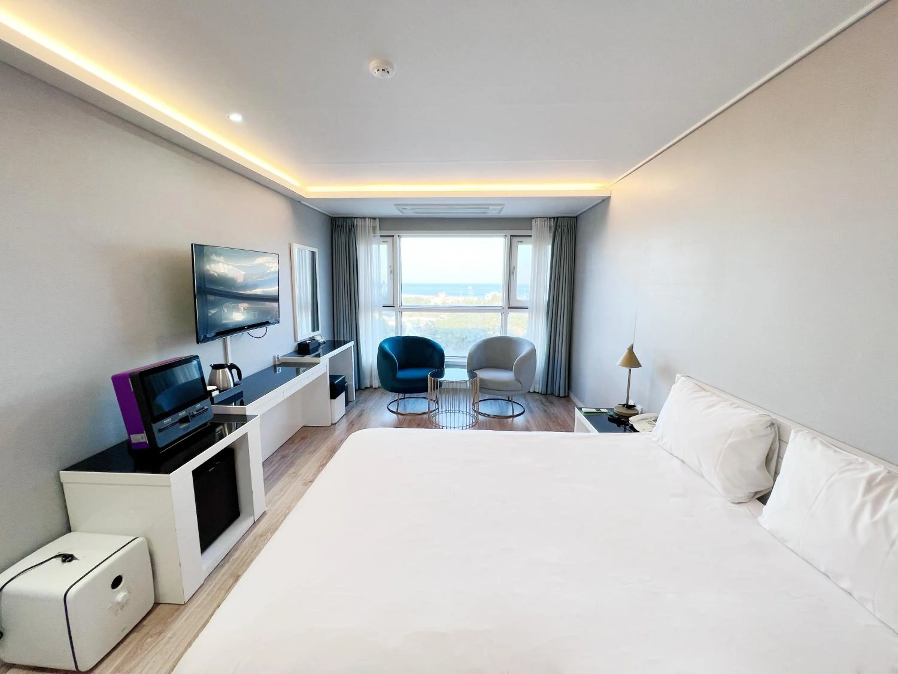 Photo of the whole room, Bed in HOTEL SWEETCASTLE