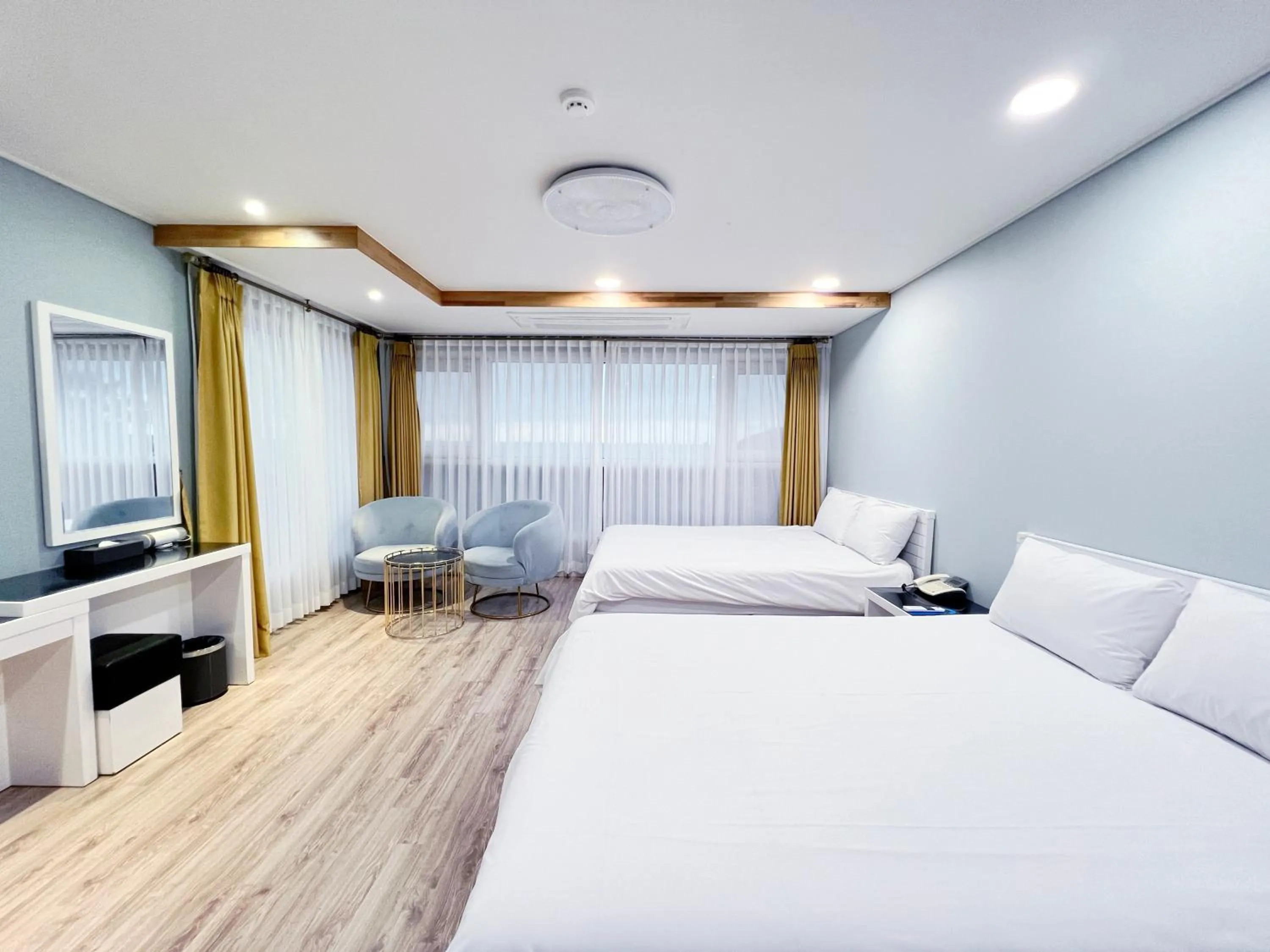 Photo of the whole room, Bed in HOTEL SWEETCASTLE