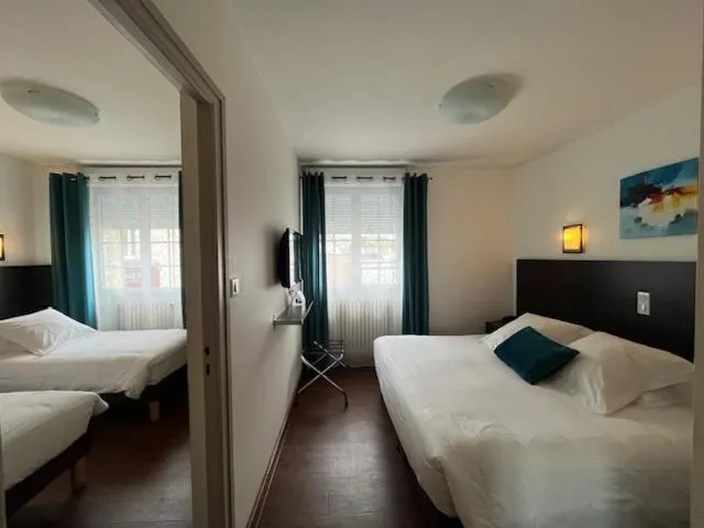 Bed in The Originals Boutique, Hôtel de La Baie de Morlaix