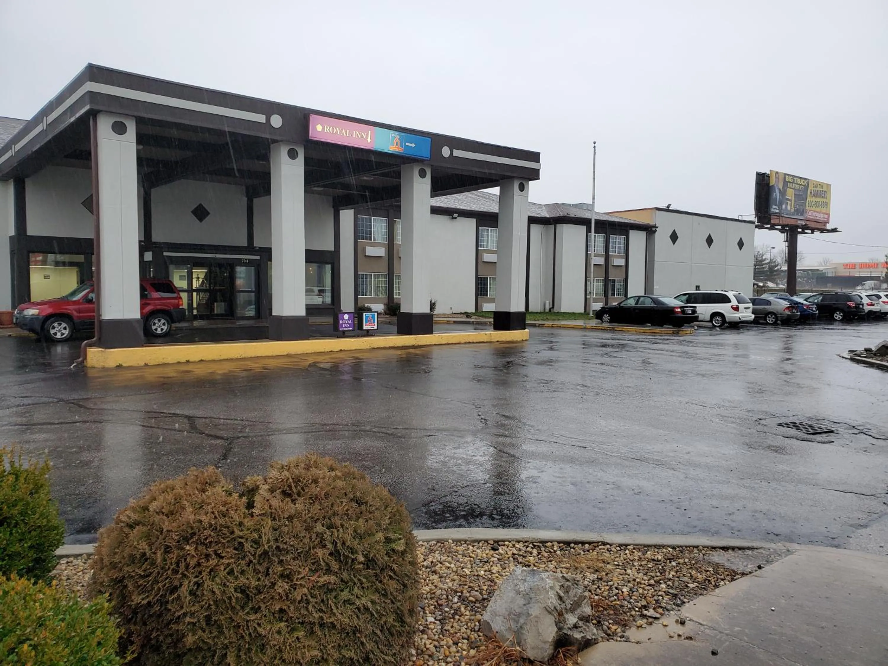 Property building in Royal Inn Hotel