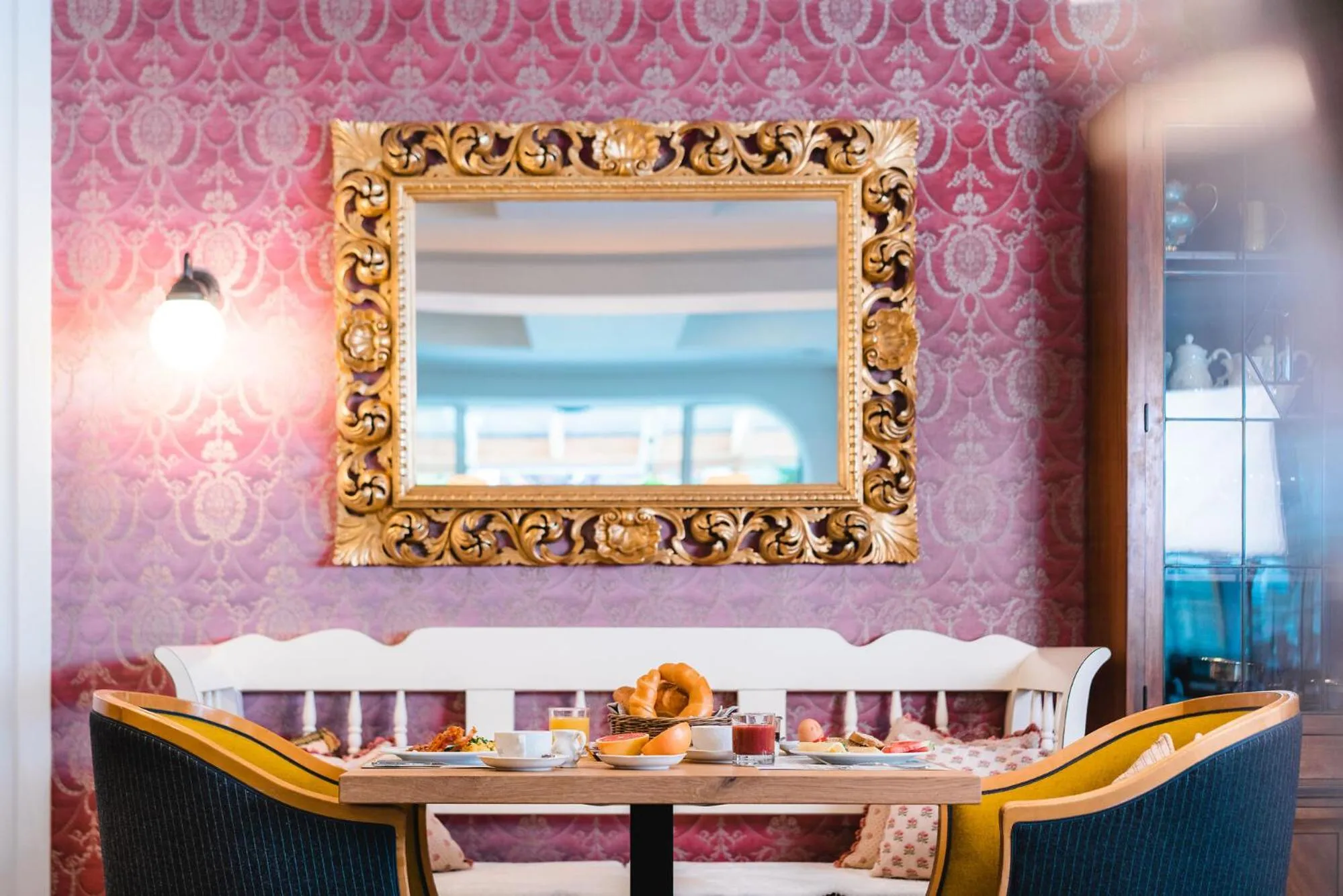 Breakfast in HENRI Country House Seefeld