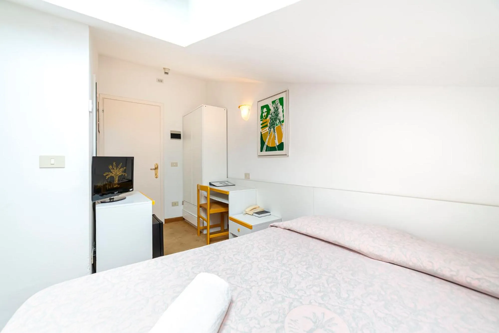 Bed in Hotel Villa Luisa