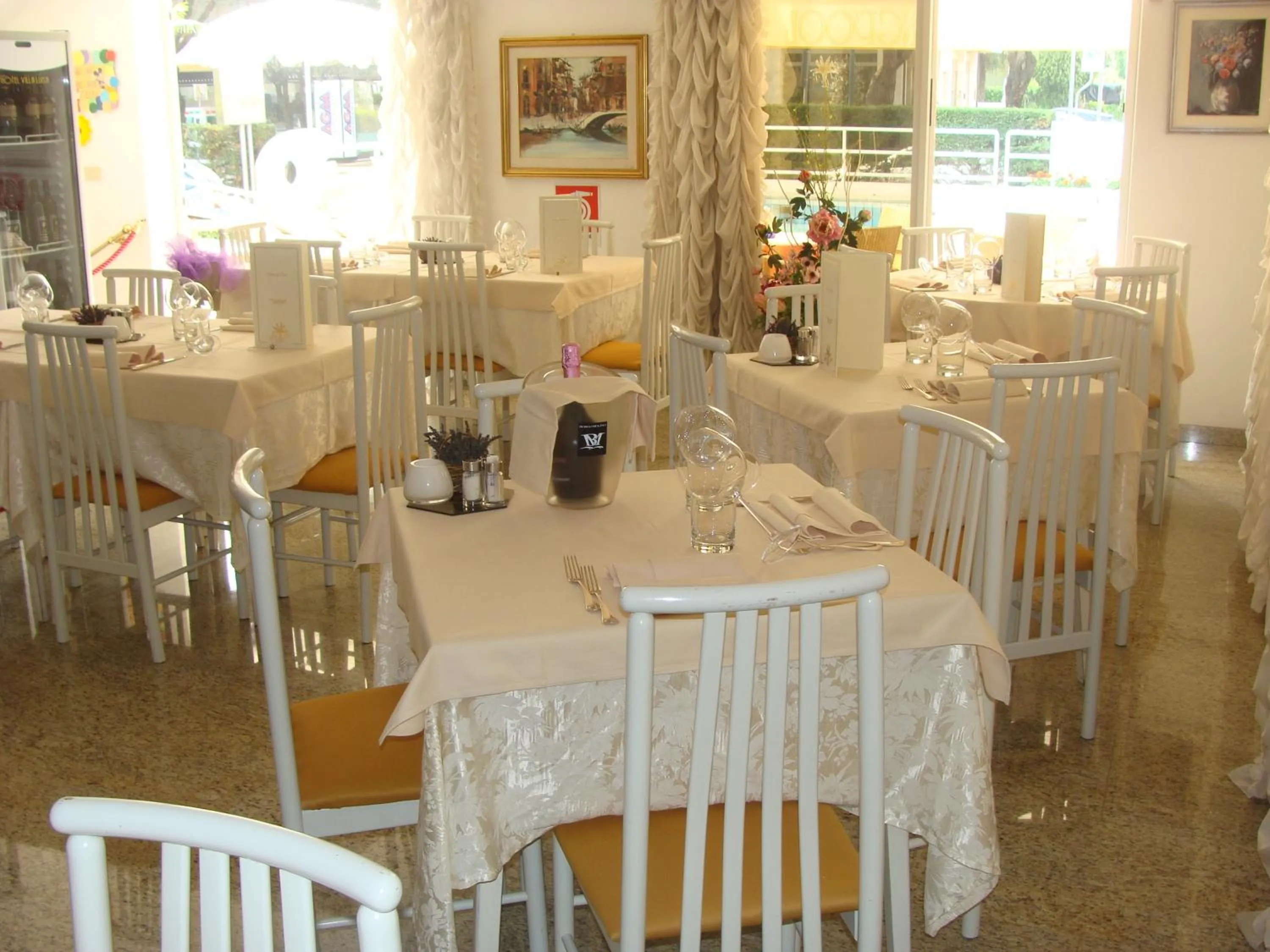 Restaurant/places to eat in Hotel Villa Luisa