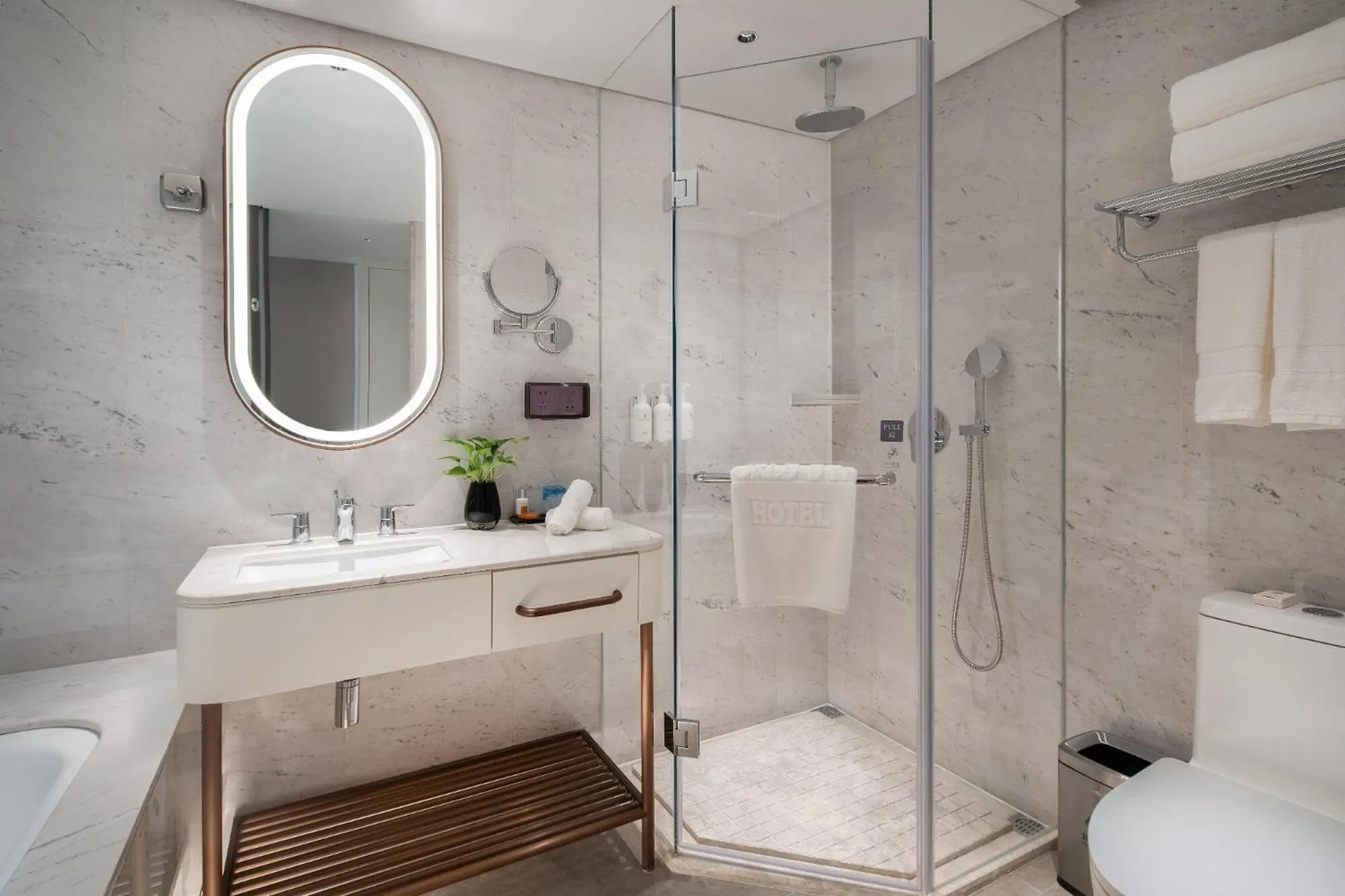 Shower in Sunworld Dynasty Hotel Beijing Wangfujing