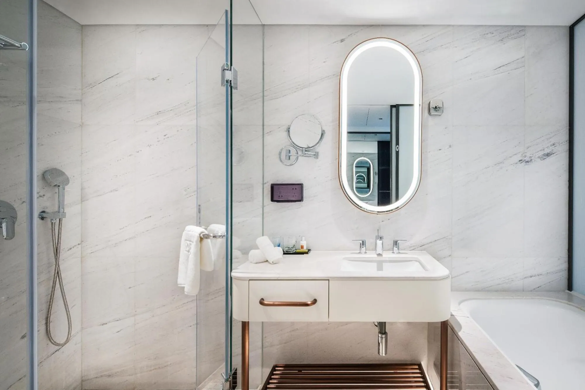 Shower in Sunworld Dynasty Hotel Beijing Wangfujing