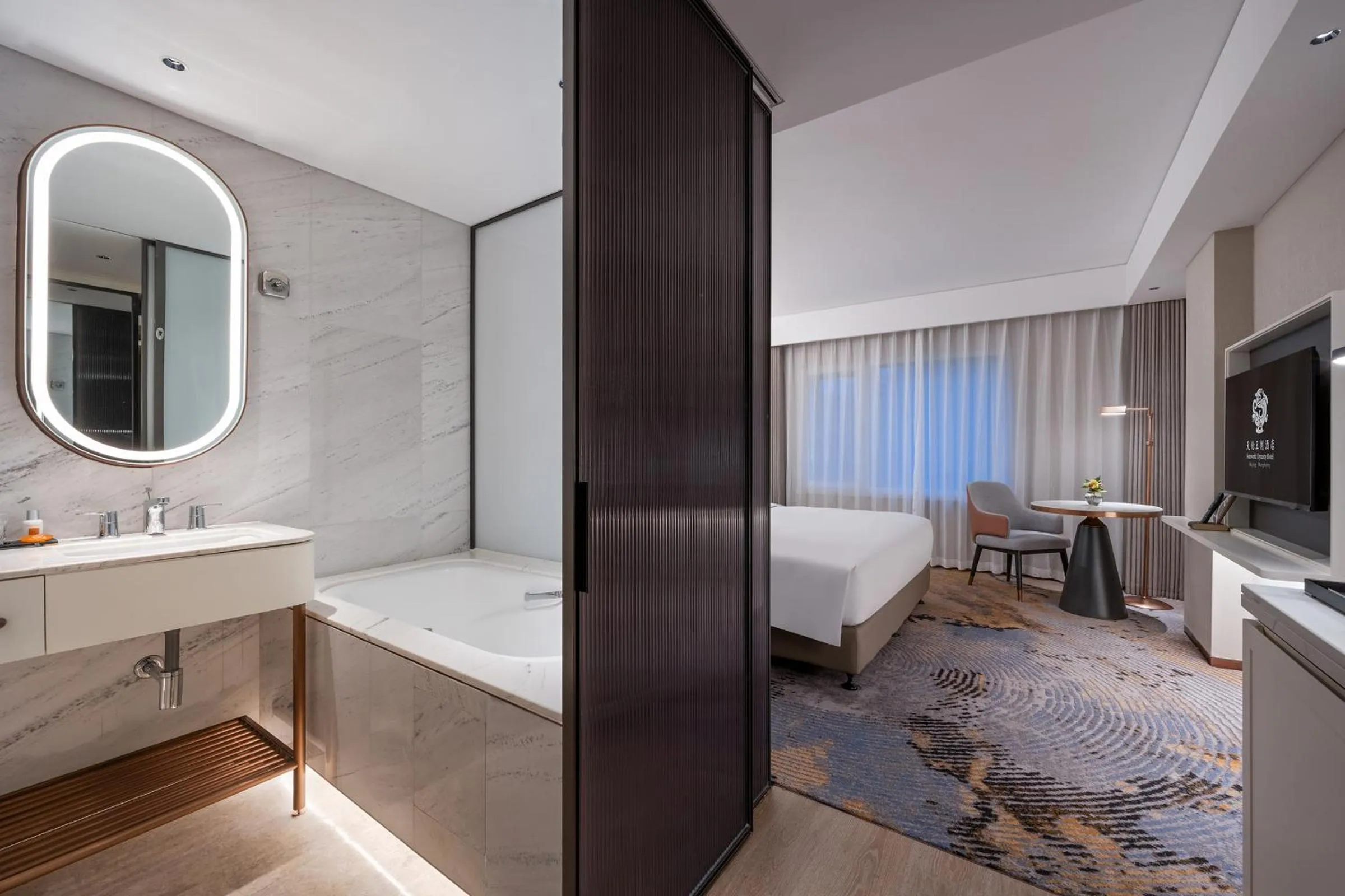 Photo of the whole room, Bed in Sunworld Dynasty Hotel Beijing Wangfujing