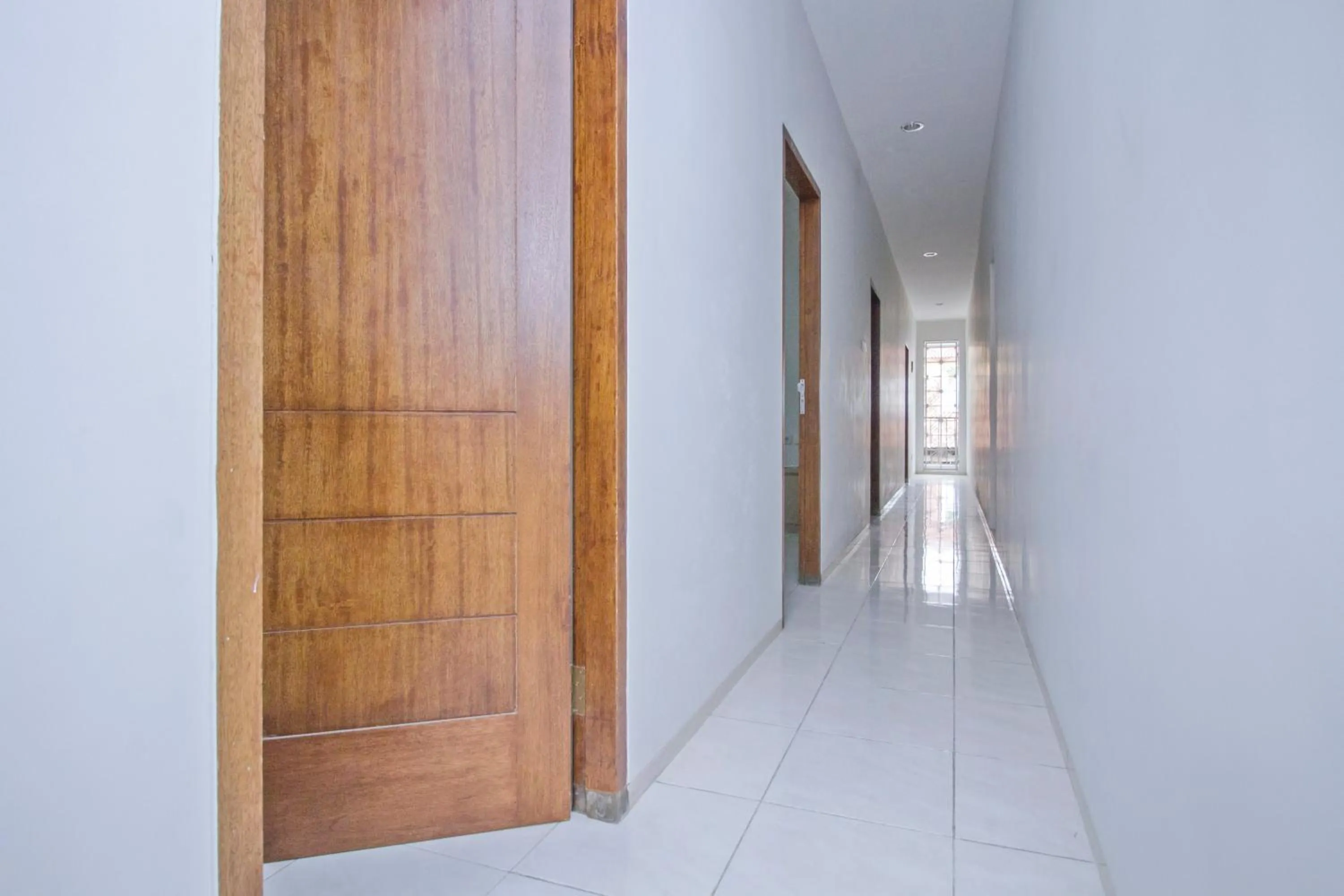 Area and facilities in UROOMS Tanah Abang