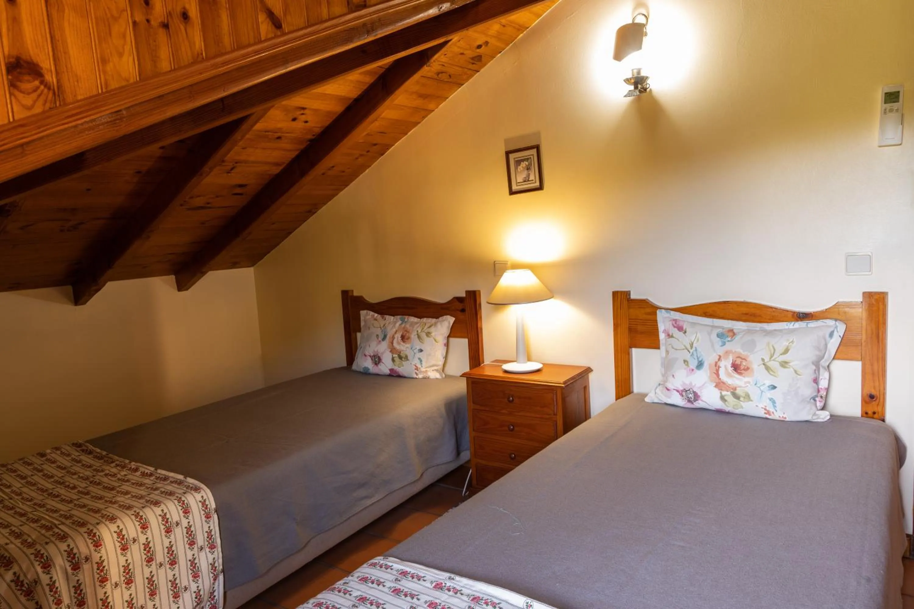 Bedroom, Bed in Quinta Do Crestelo Aparthotel